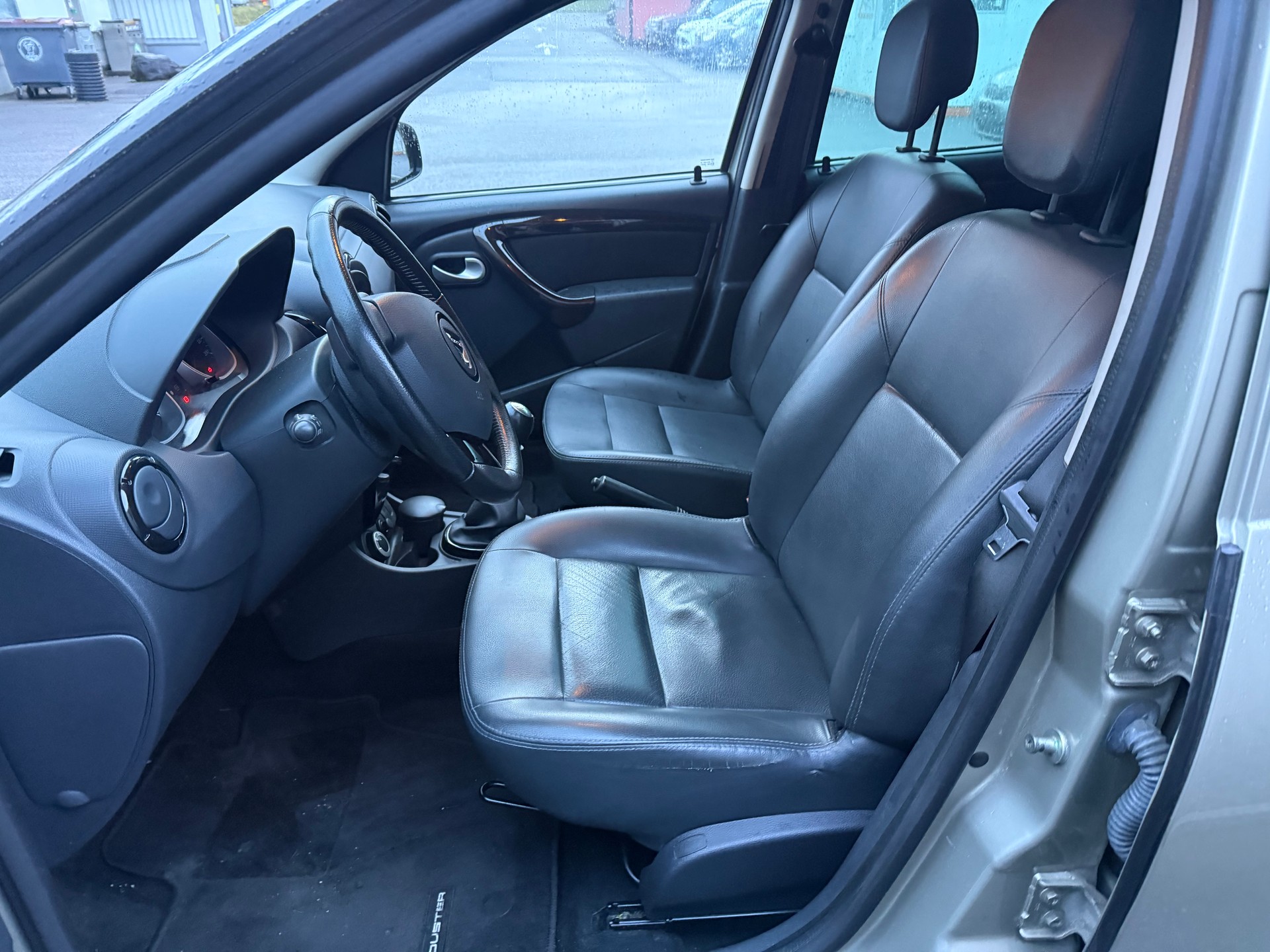 DACIA Duster 1.6 Ambiance 4x4-image-13