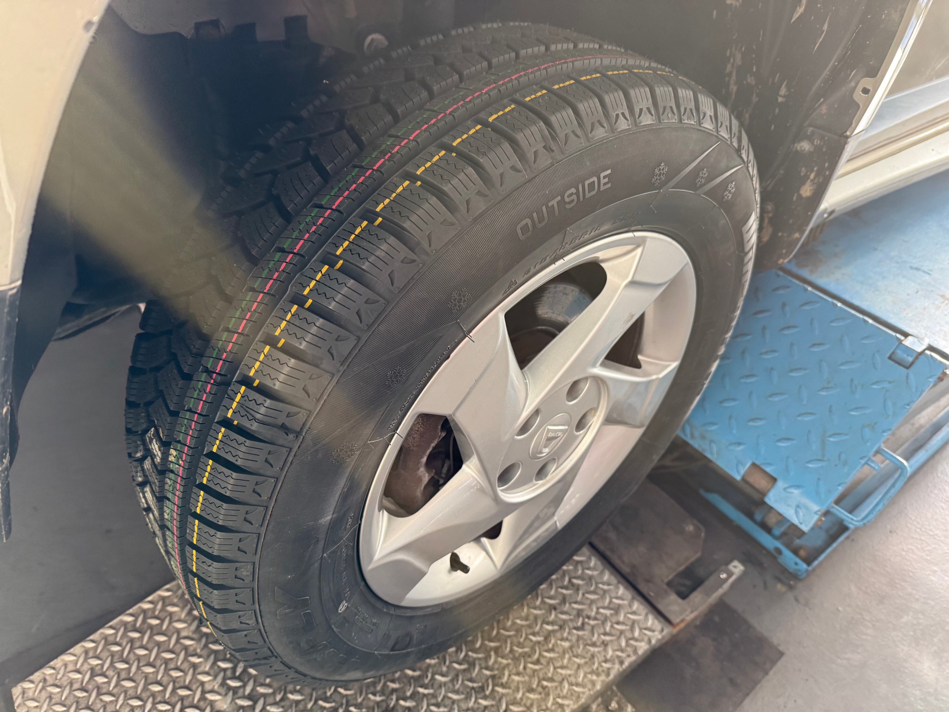 DACIA Duster 1.6 Ambiance 4x4-image-29