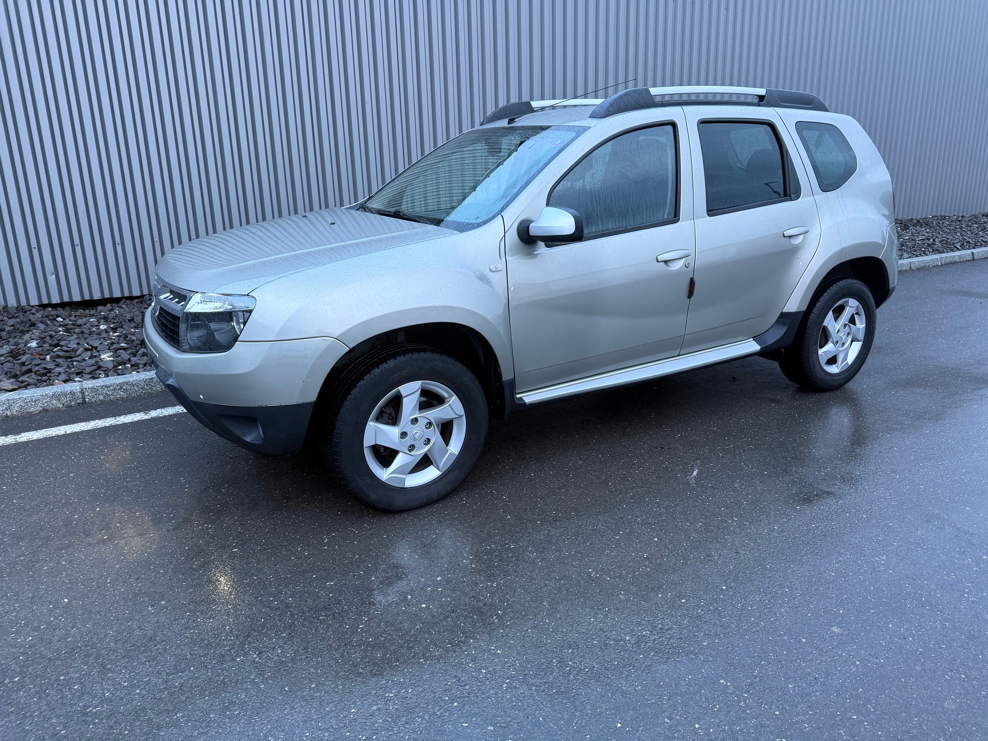 DACIA Duster 1.6 Ambiance 4x4-image-0