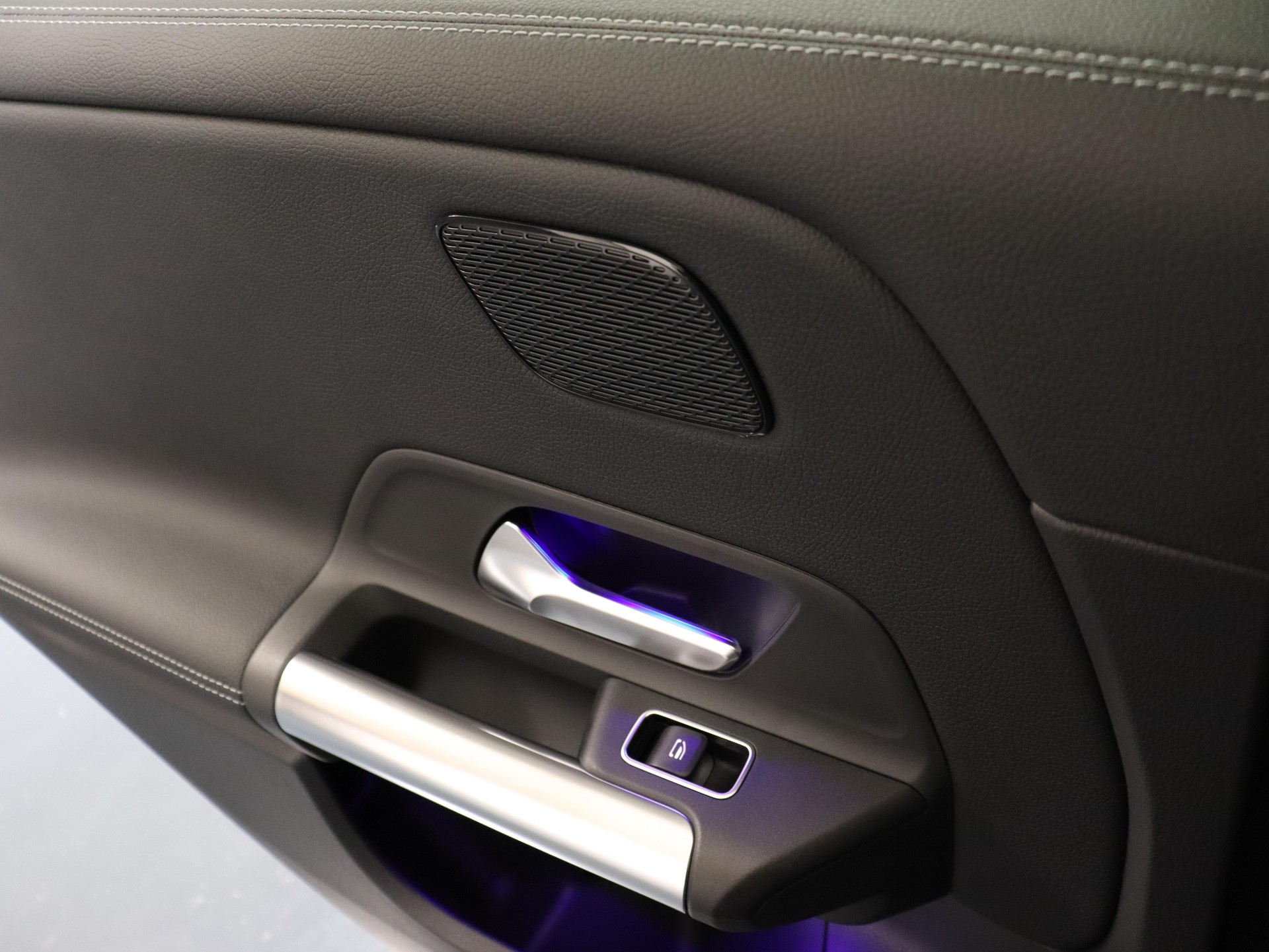 MERCEDES-BENZ B 200 Night Star-image-11