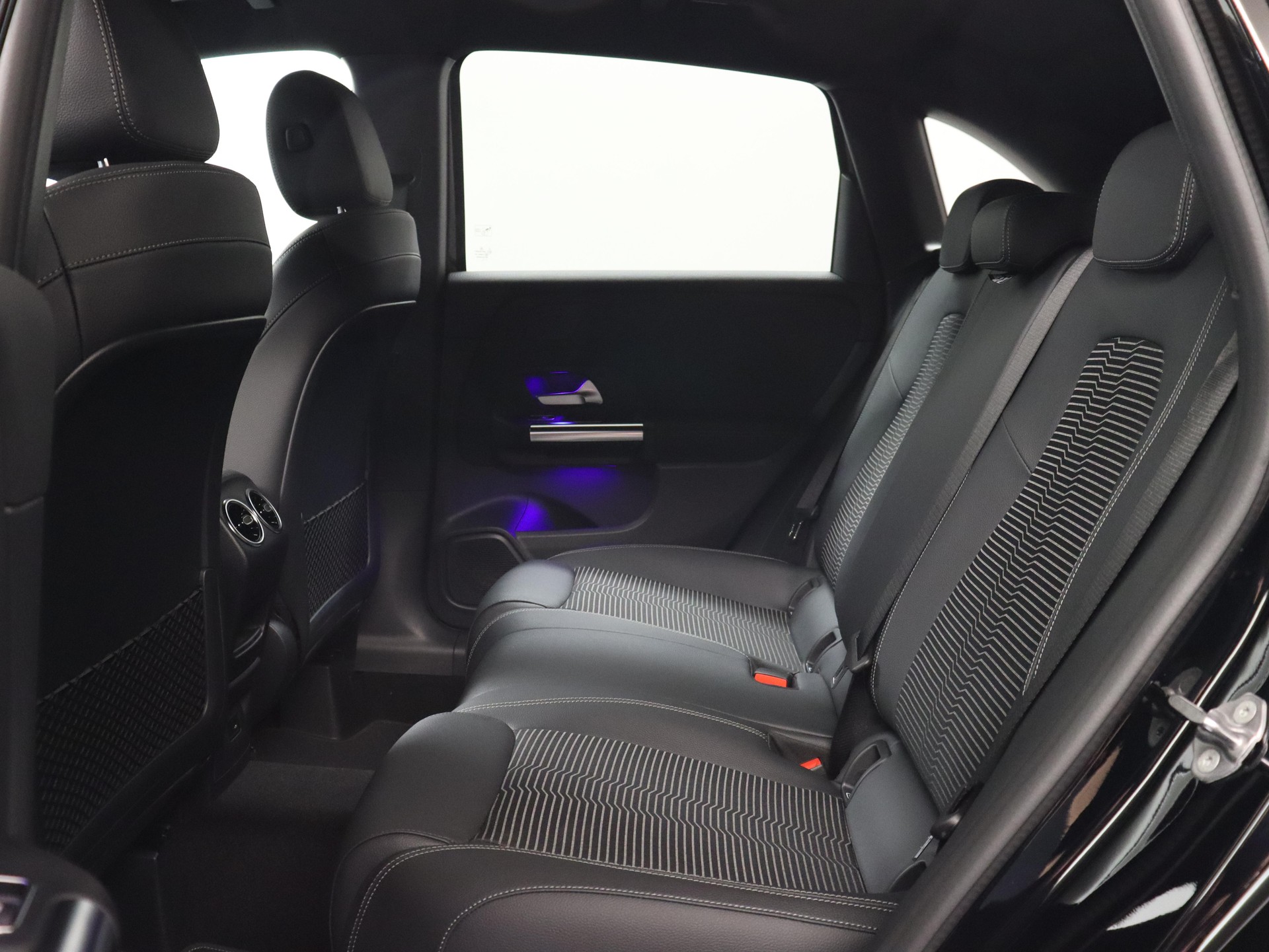 MERCEDES-BENZ B 200 Night Star-image-10
