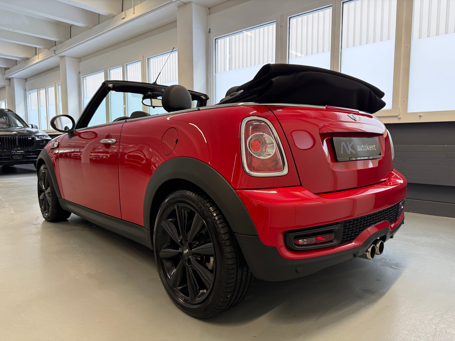 MINI Cooper S Cabriolet-image-3
