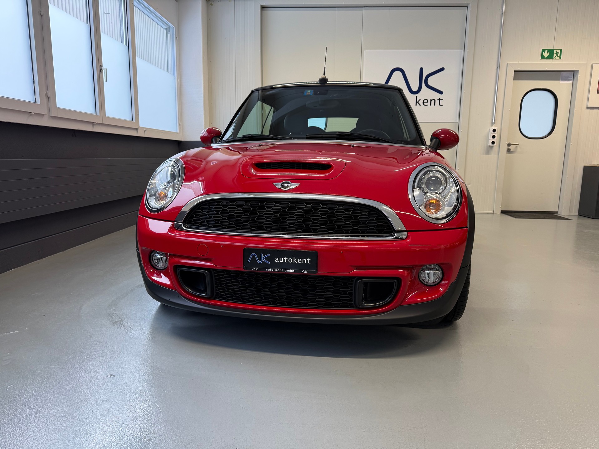 MINI Cooper S Cabriolet-image-9
