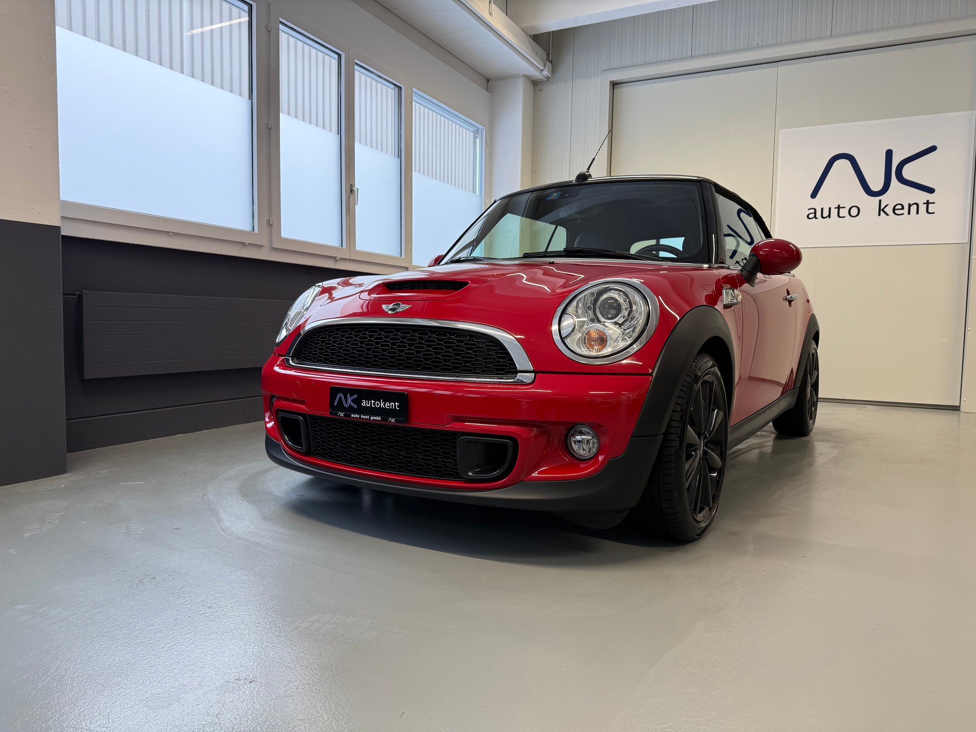 MINI Cooper S Cabriolet-image-8