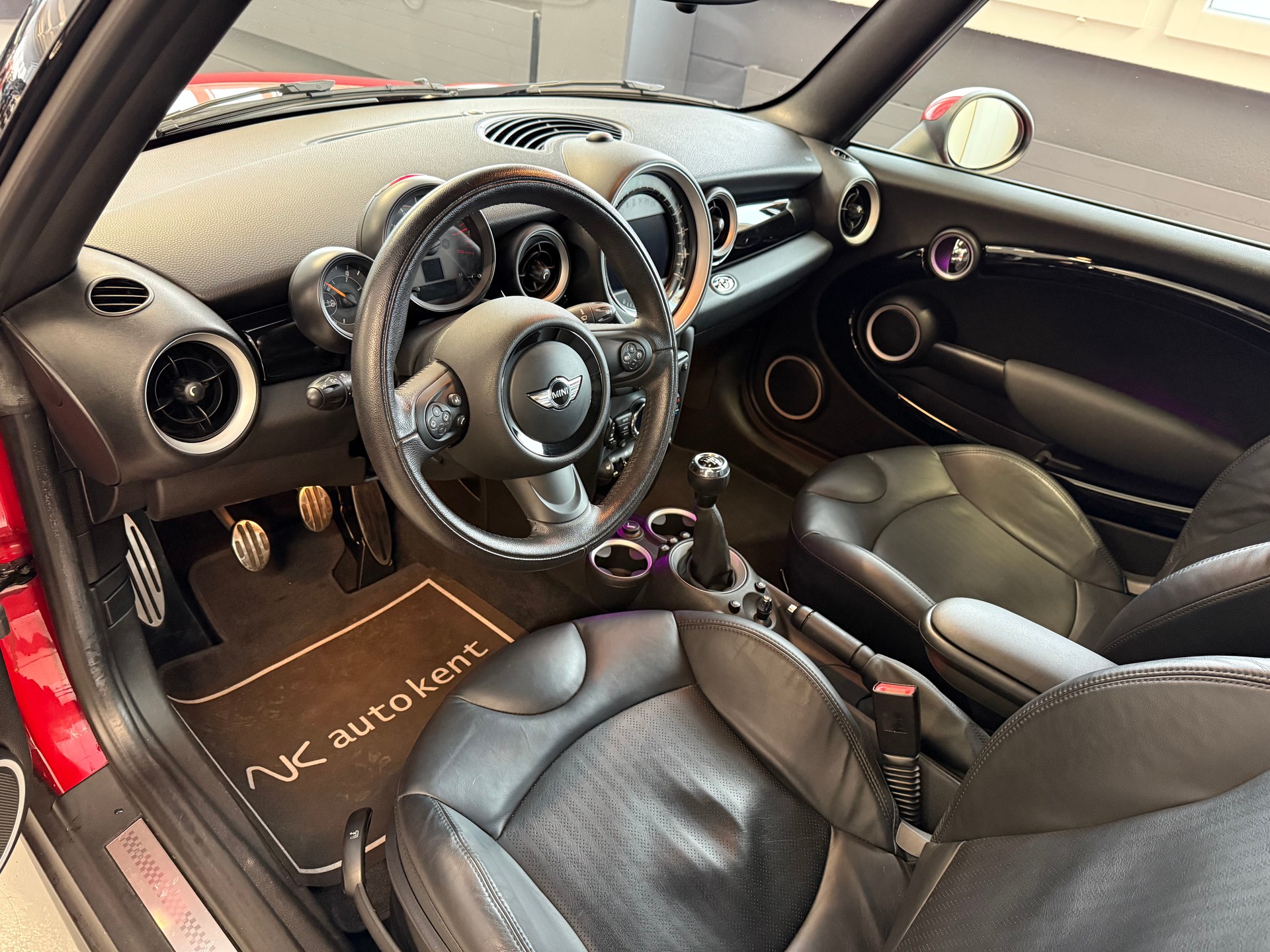 MINI Cooper S Cabriolet-image-14