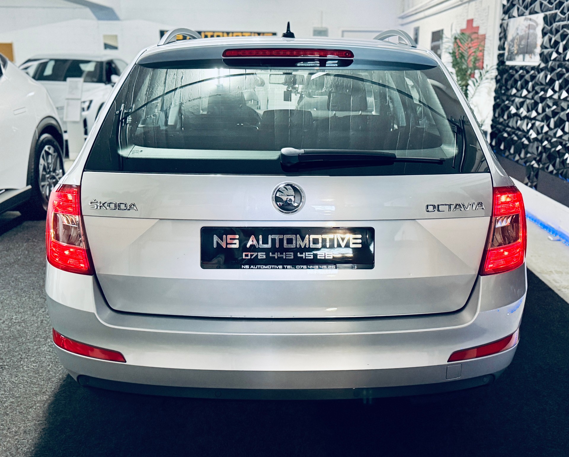 SKODA Octavia Combi 1.6 TDI Ambition DSG-image-4