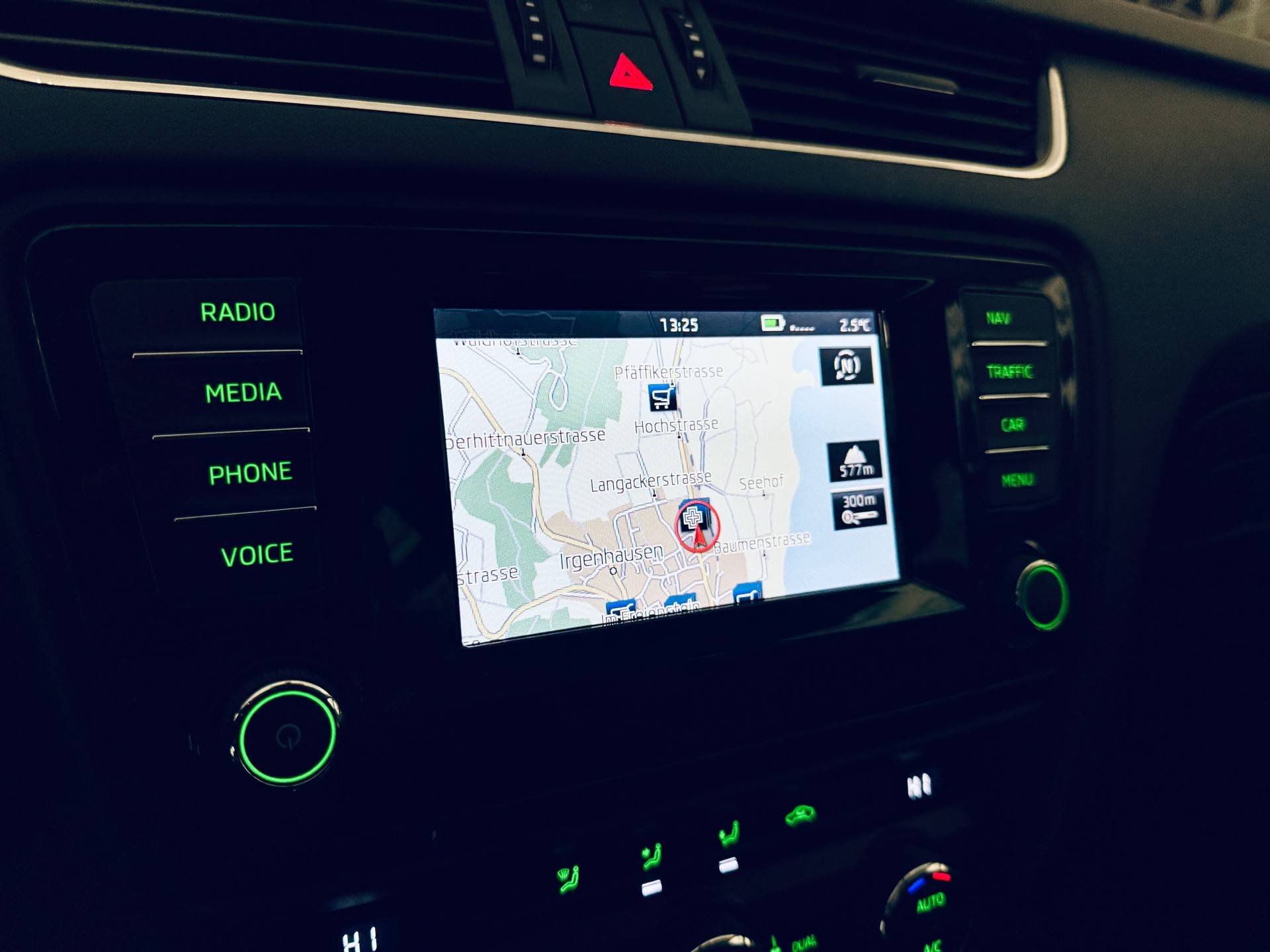 SKODA Octavia Combi 1.6 TDI Ambition DSG-image-16