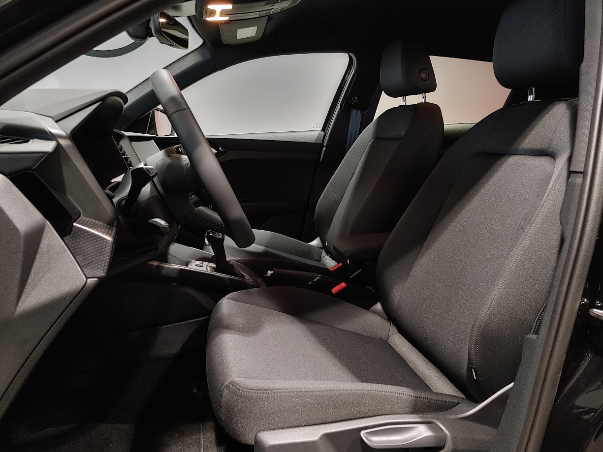 AUDI A1 Sportback 30 TFSI Attraction S-tronic-image-3