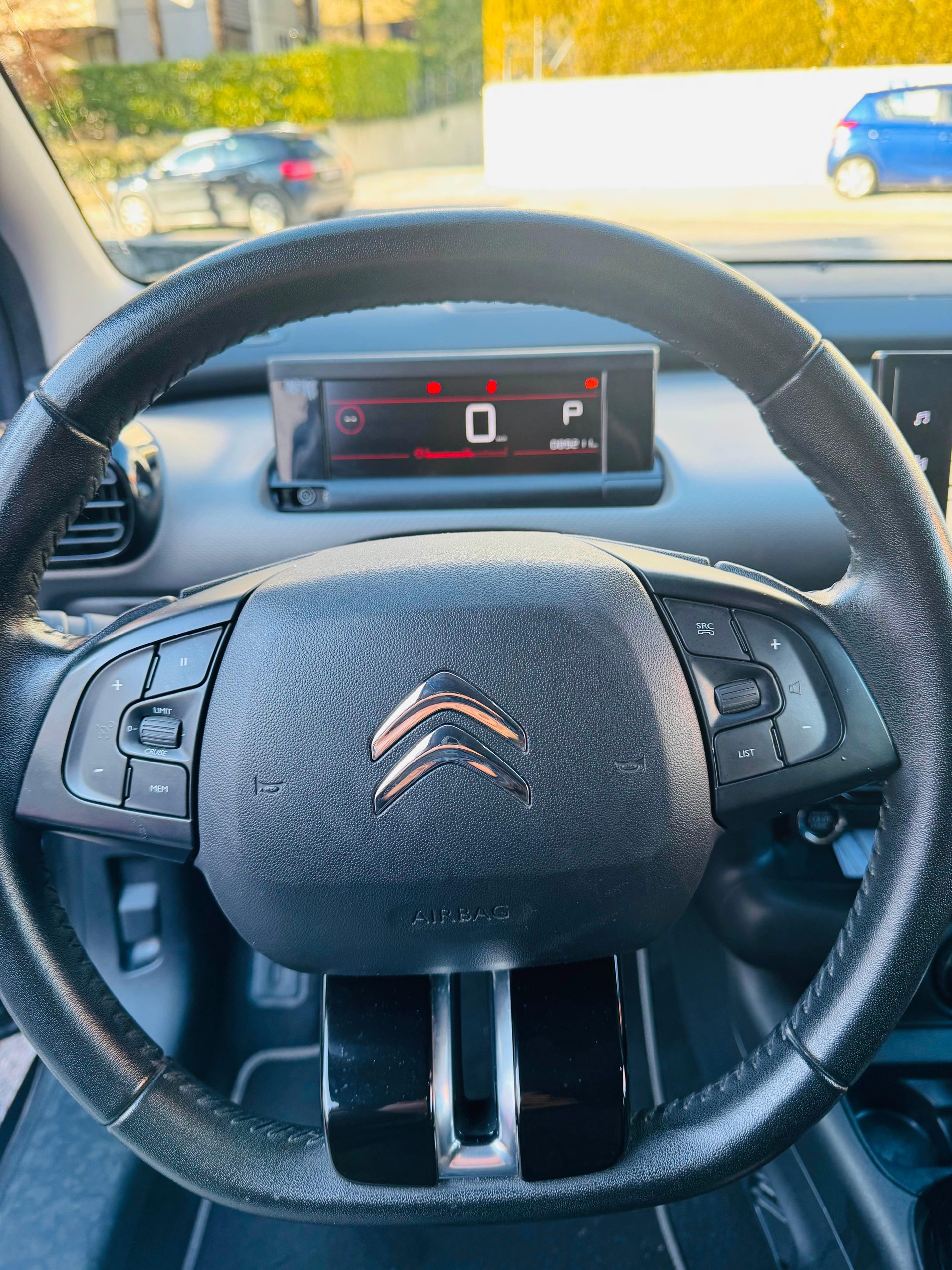CITROEN C4 Cactus 1.2 PureTech Shine-image-10