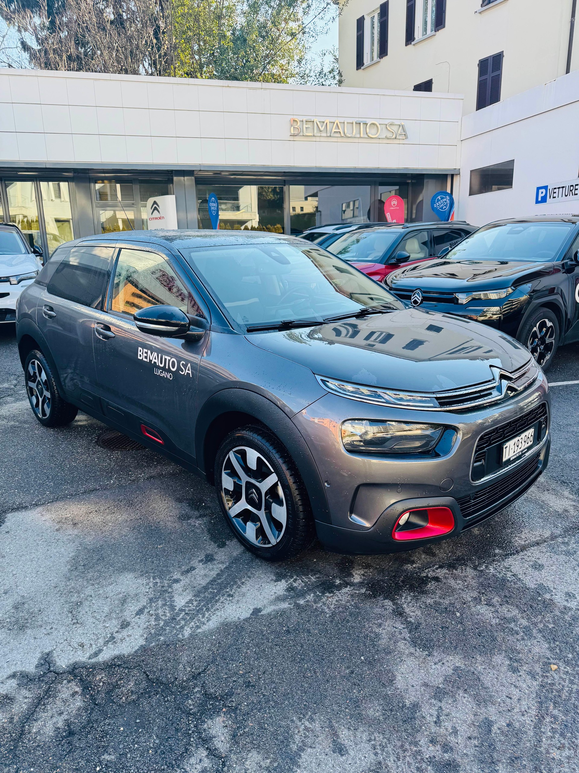 CITROEN C4 Cactus 1.2 PureTech Shine-image-7