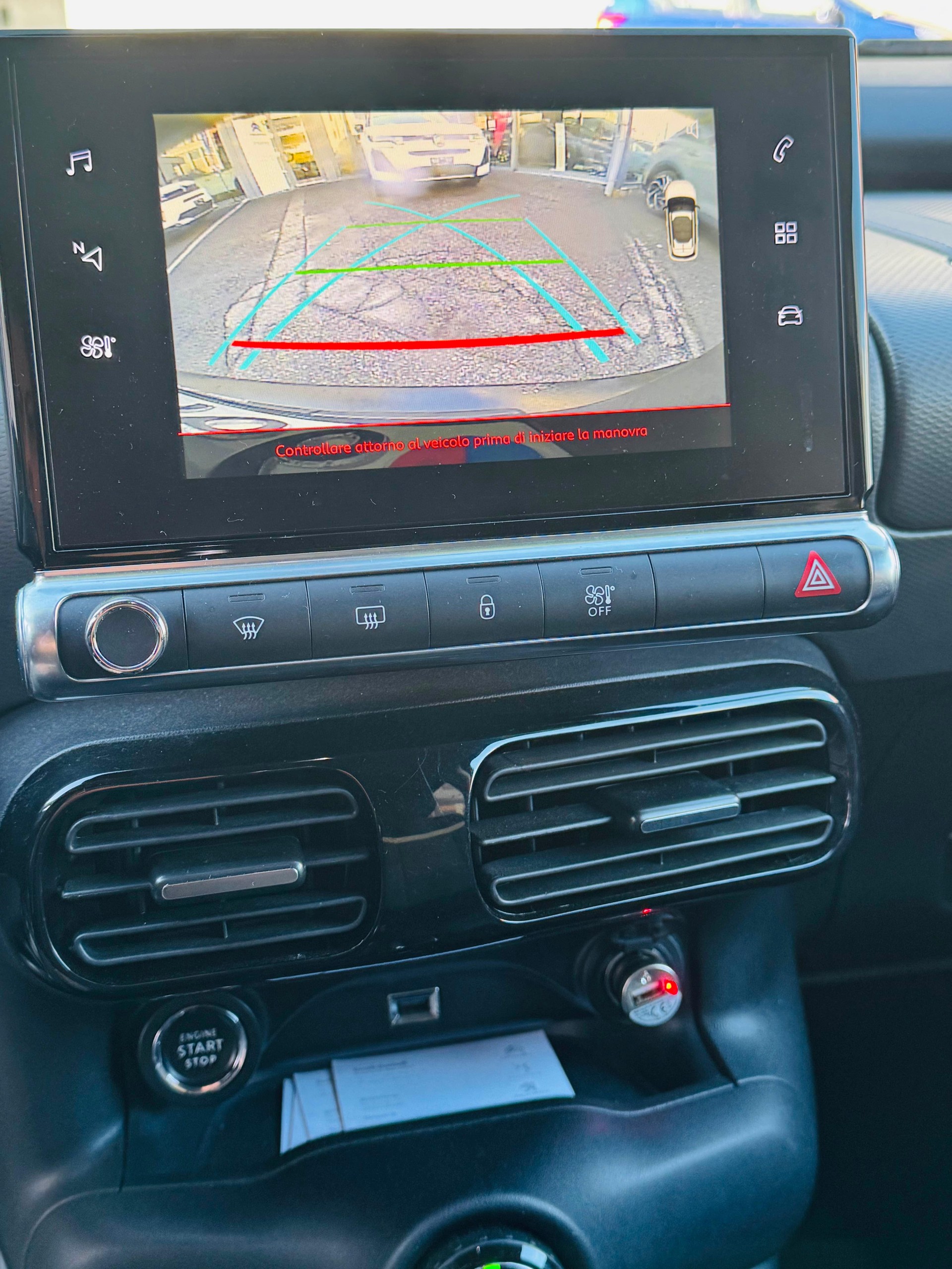 CITROEN C4 Cactus 1.2 PureTech Shine-image-13