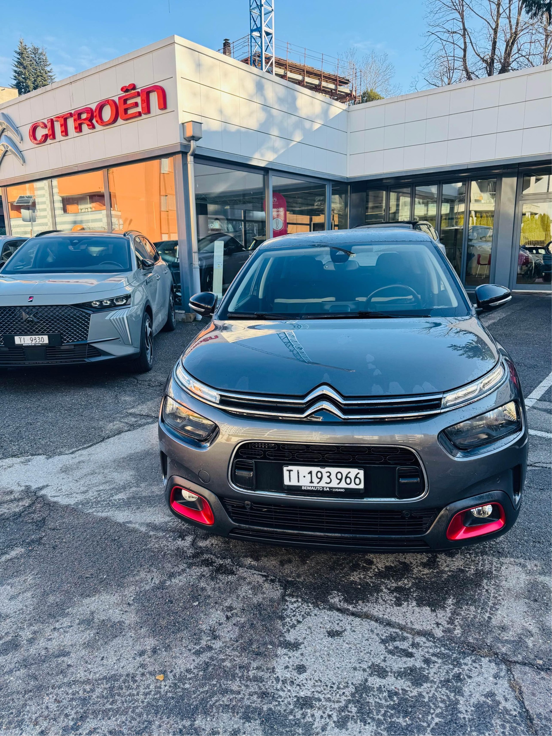CITROEN C4 Cactus 1.2 PureTech Shine-image-1