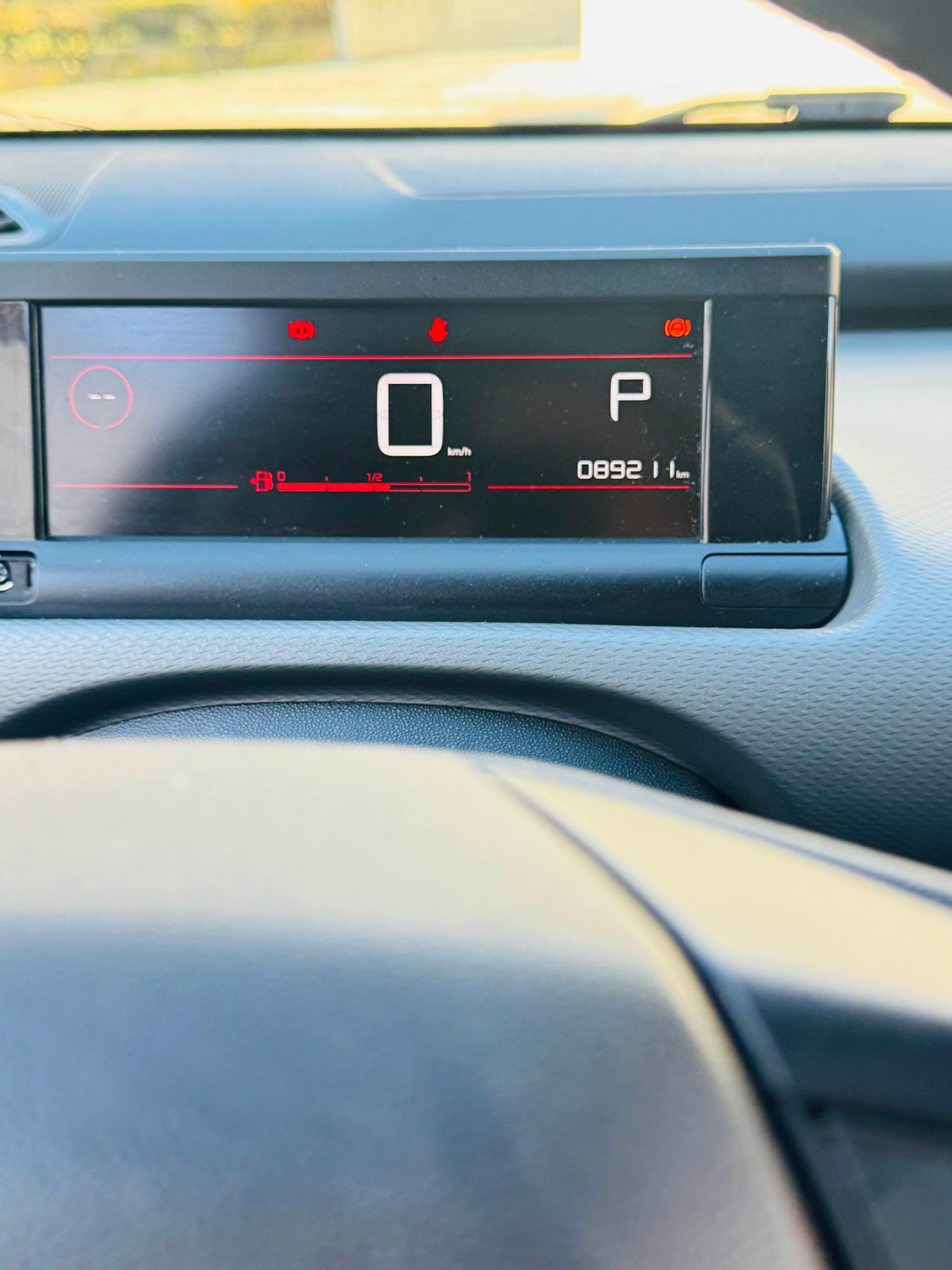CITROEN C4 Cactus 1.2 PureTech Shine-image-11