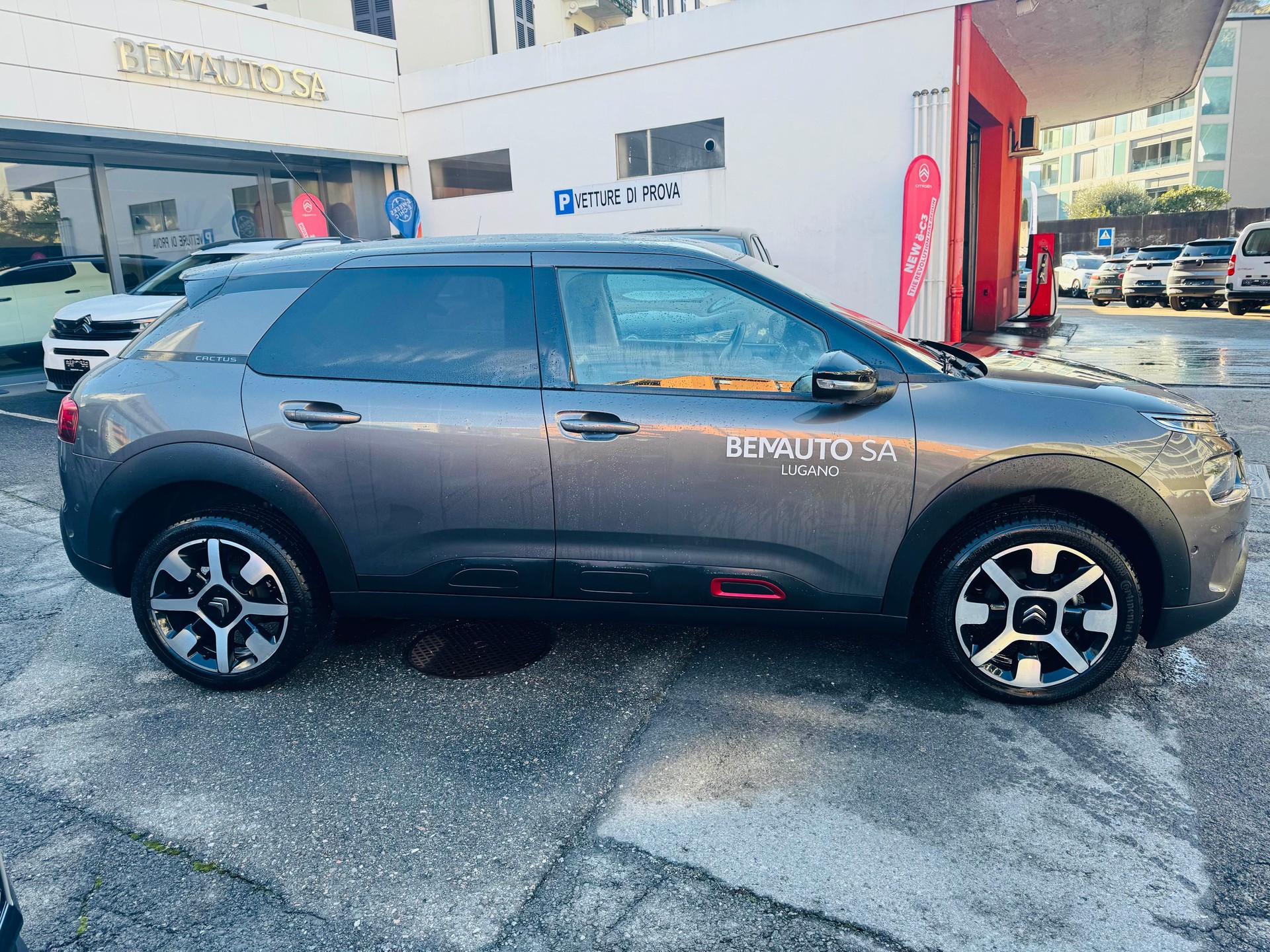 CITROEN C4 Cactus 1.2 PureTech Shine-image-6