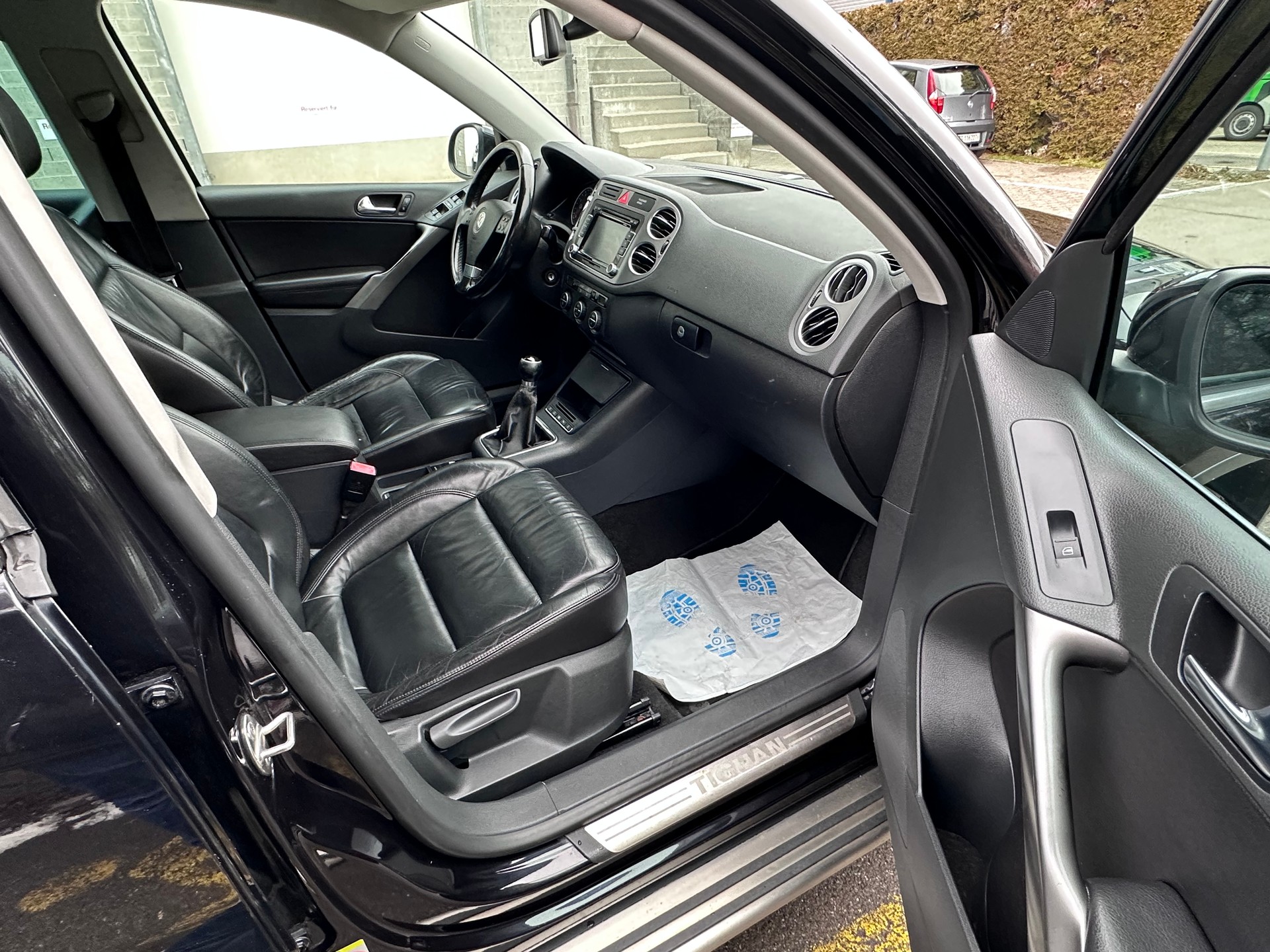 VW Tiguan 2.0 TSI Sport&Style-image-9