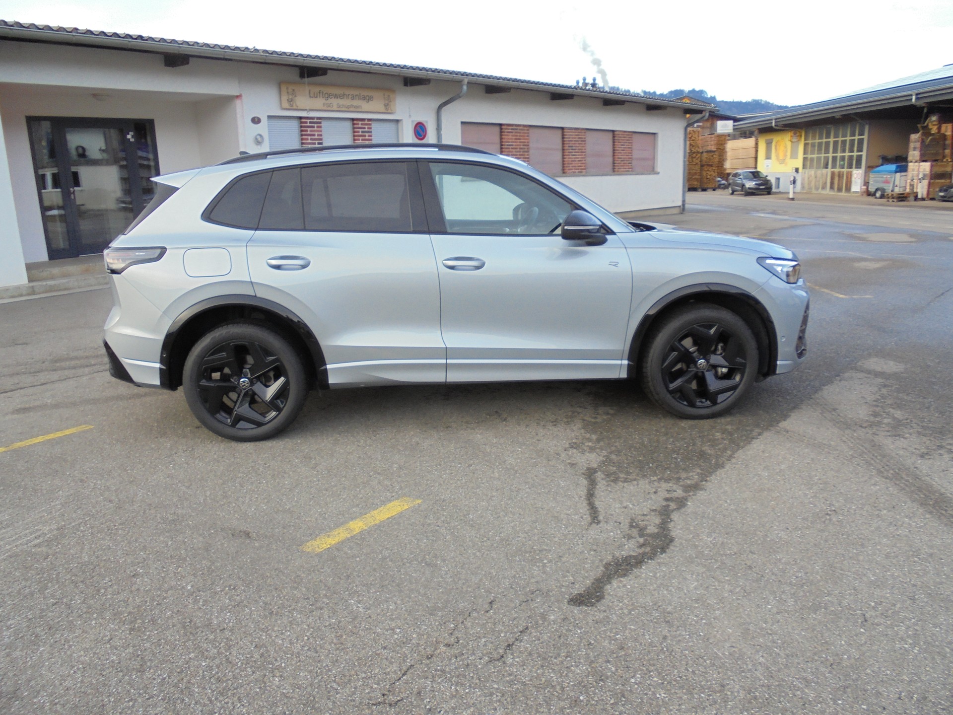 VW Tiguan 2.0 TDI SCR R-Line 4Motion DSG-showroom-element-3