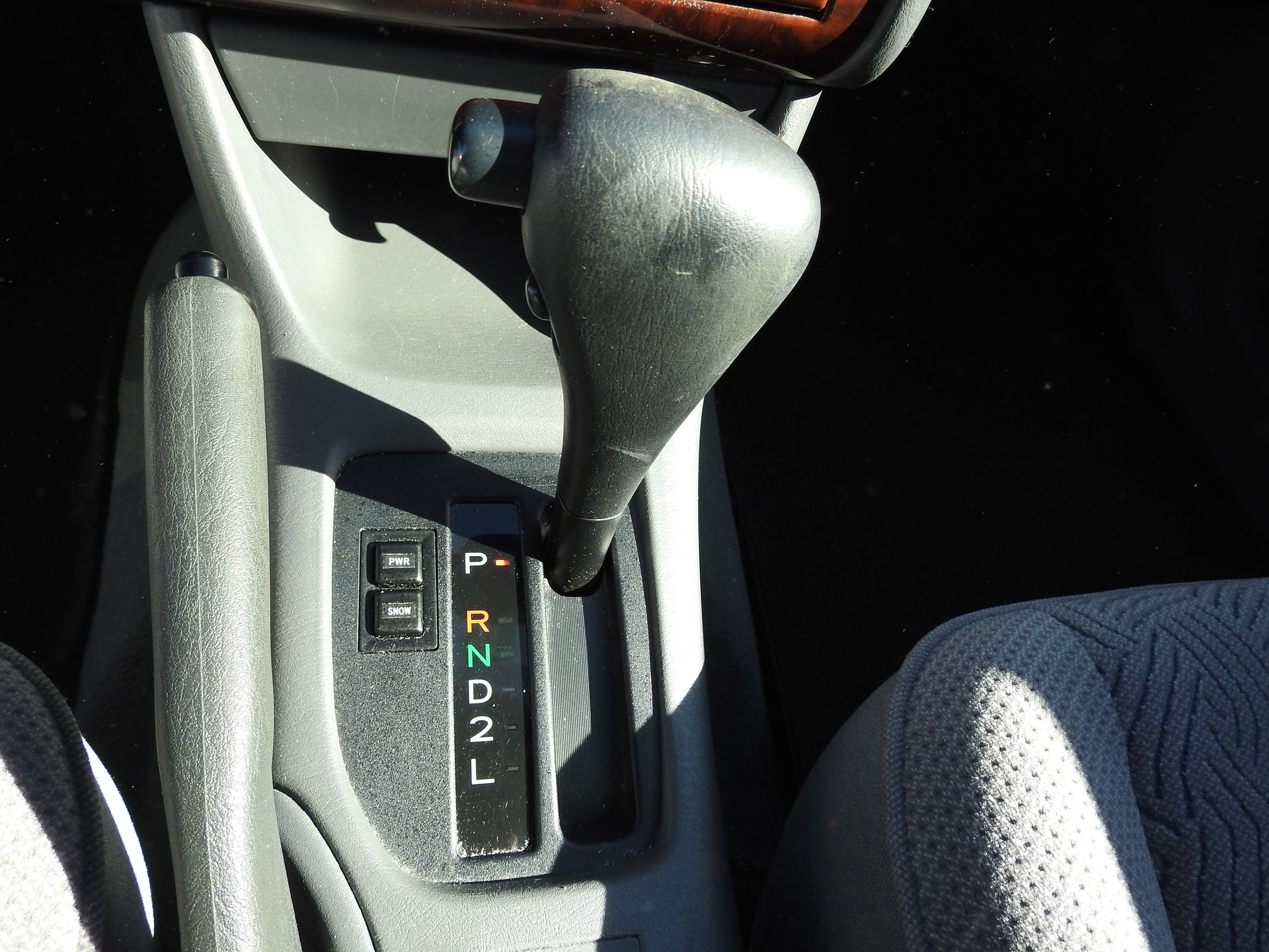 TOYOTA Avensis 2.0 Linea Sol-image-19