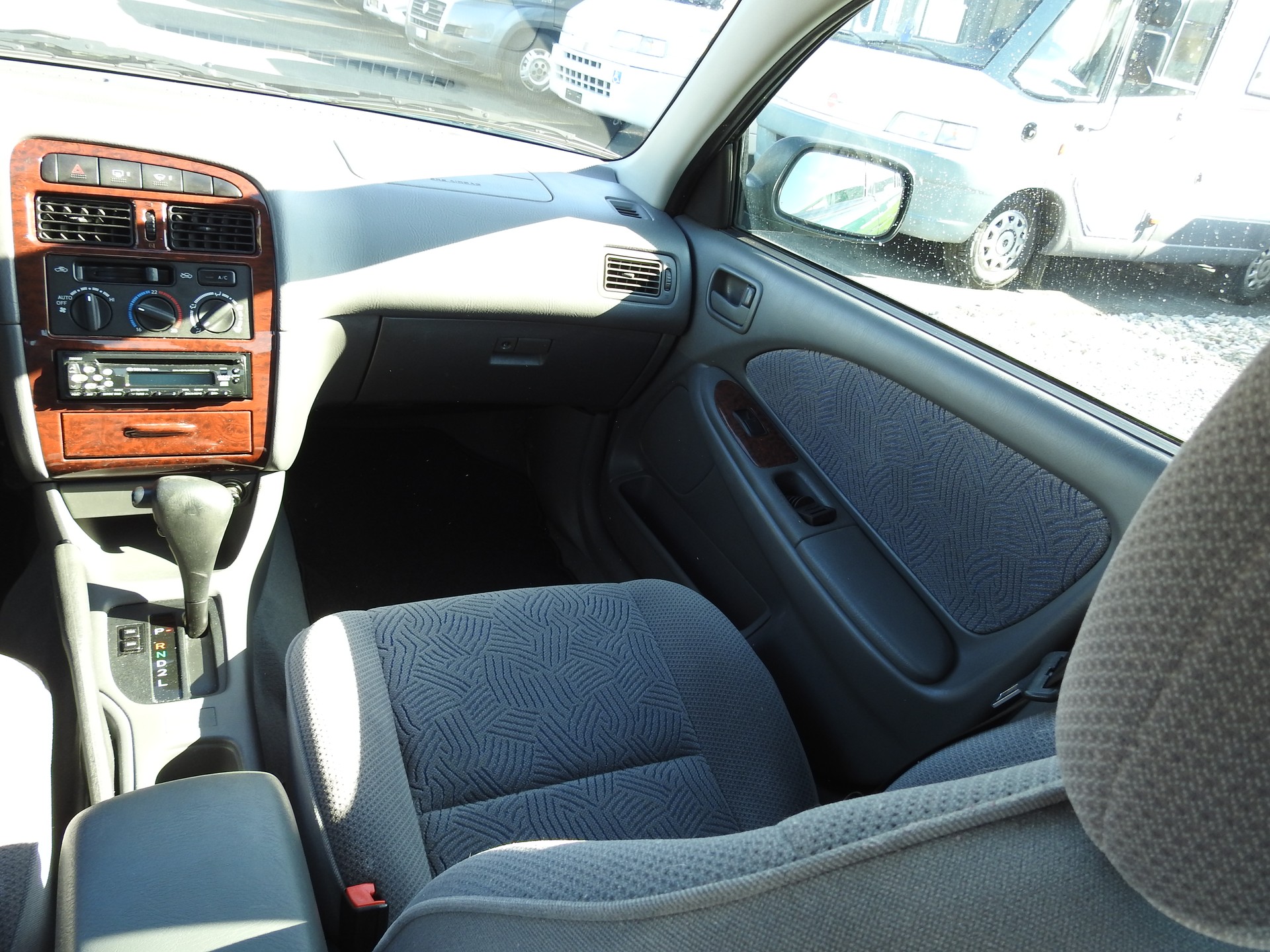 TOYOTA Avensis 2.0 Linea Sol-image-17