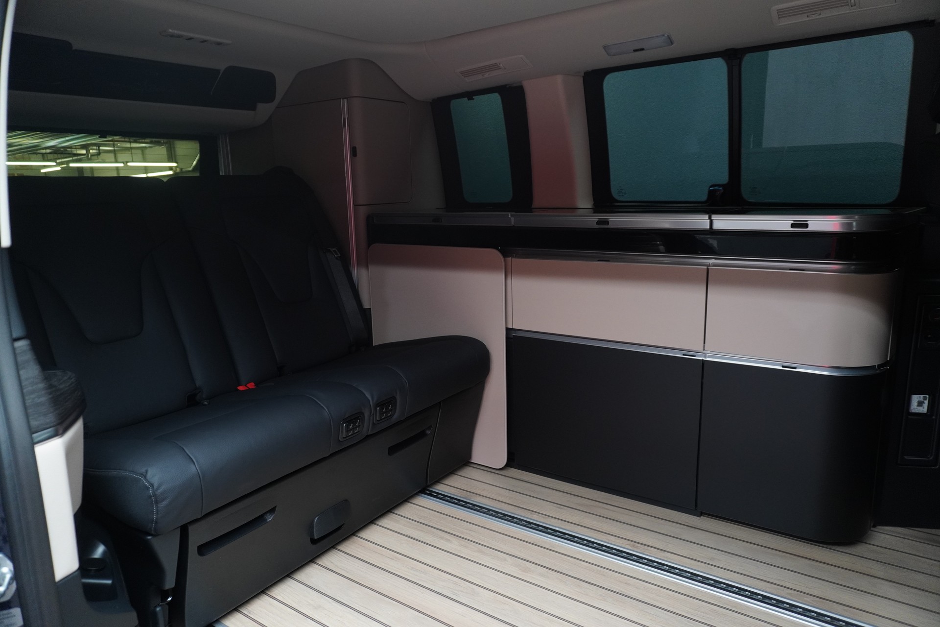 MERCEDES-BENZ Marco Polo 300 d 4M A-image-13