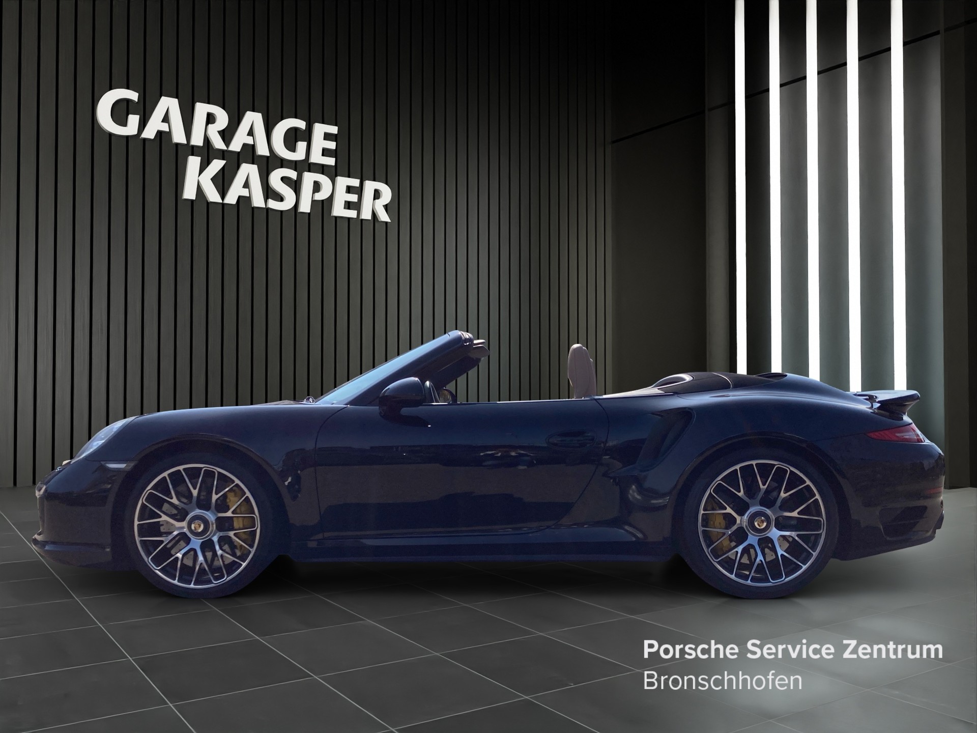 PORSCHE 911 Turbo S Cabriolet-image-1