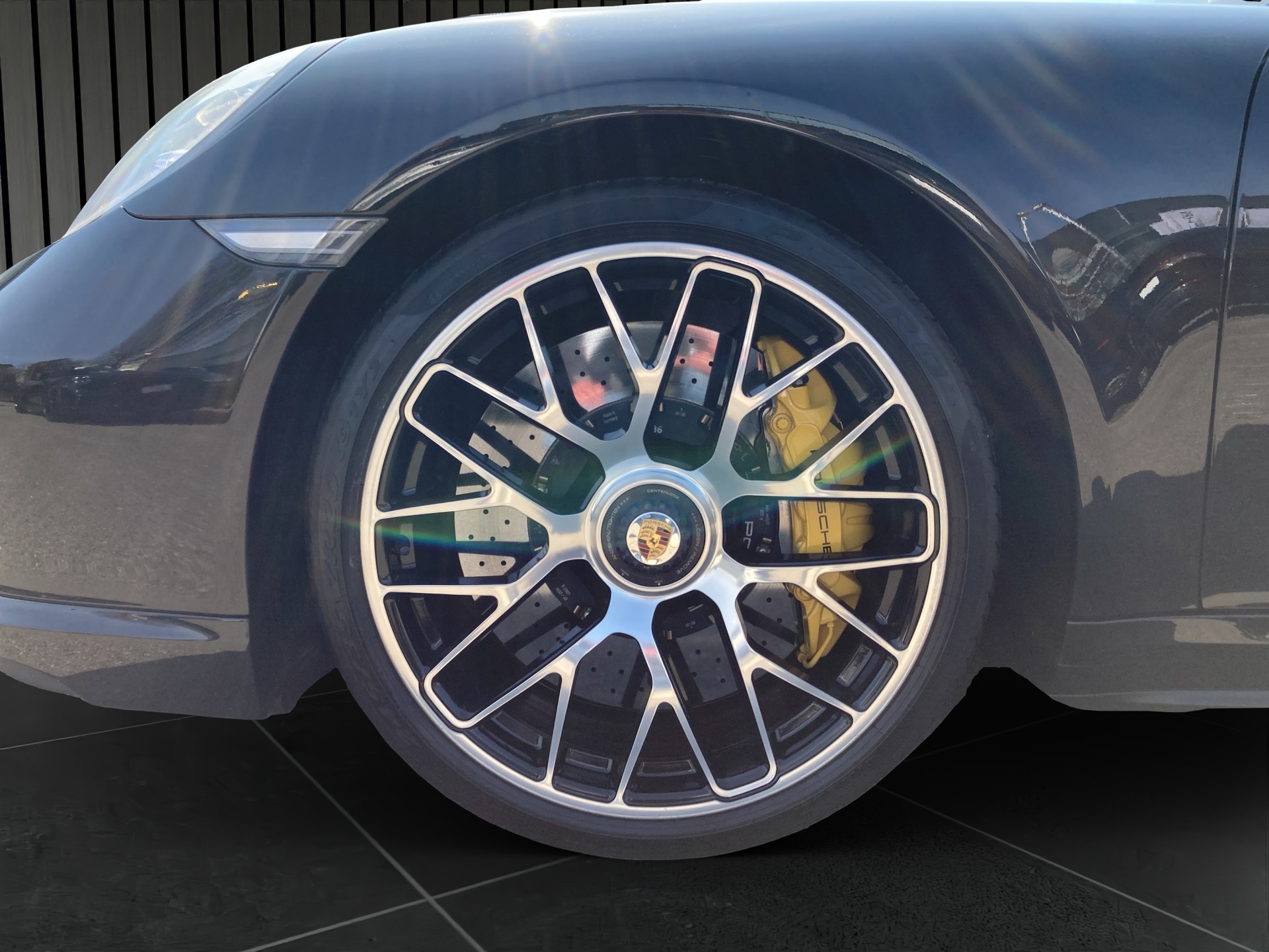 PORSCHE 911 Turbo S Cabriolet-image-7