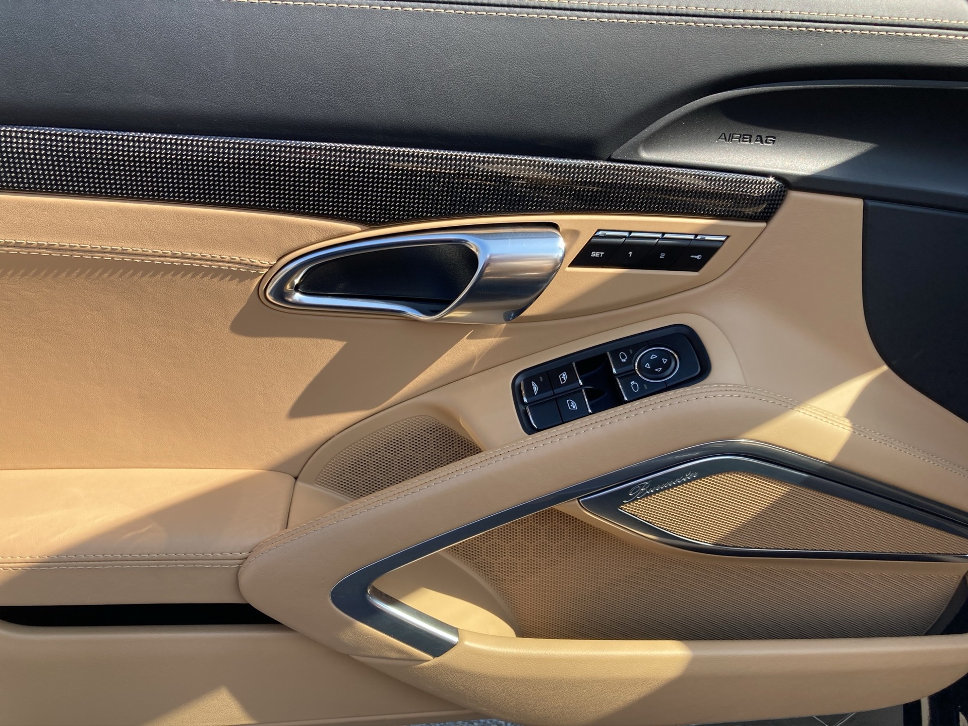 PORSCHE 911 Turbo S Cabriolet-image-10