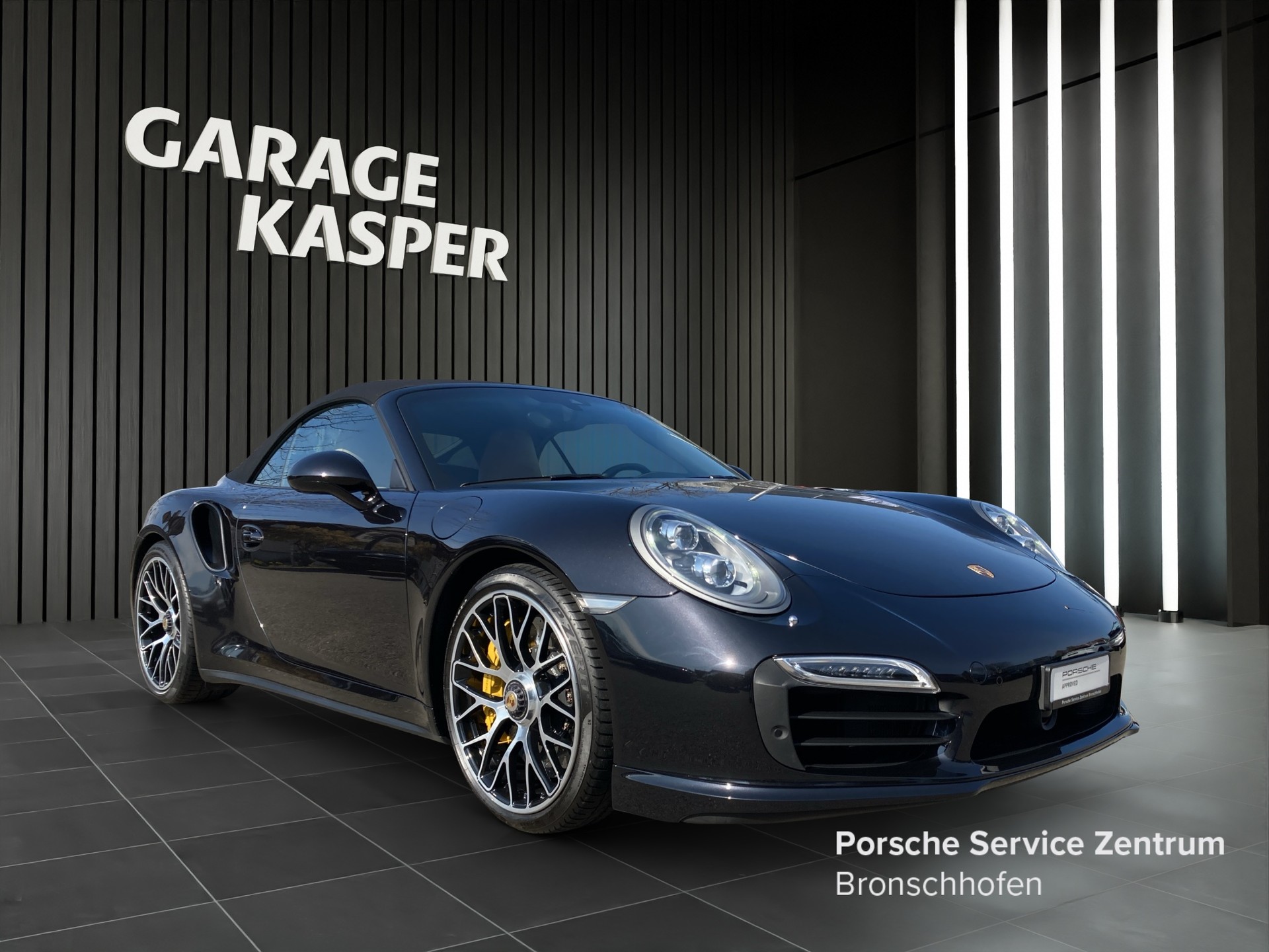 PORSCHE 911 Turbo S Cabriolet-image-6