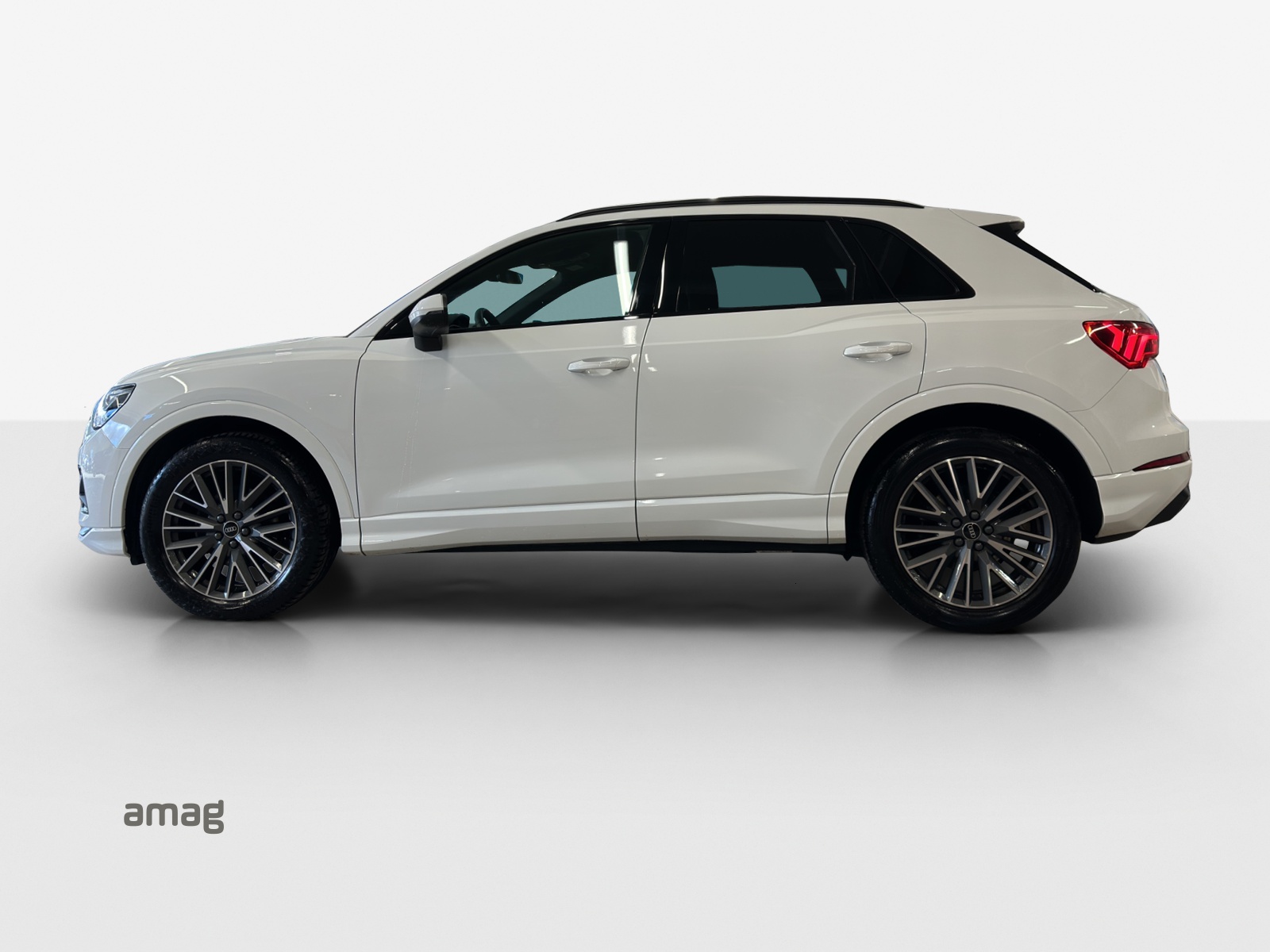 AUDI Q3 35 TFSI advanced Attraction S-tronic-image-1