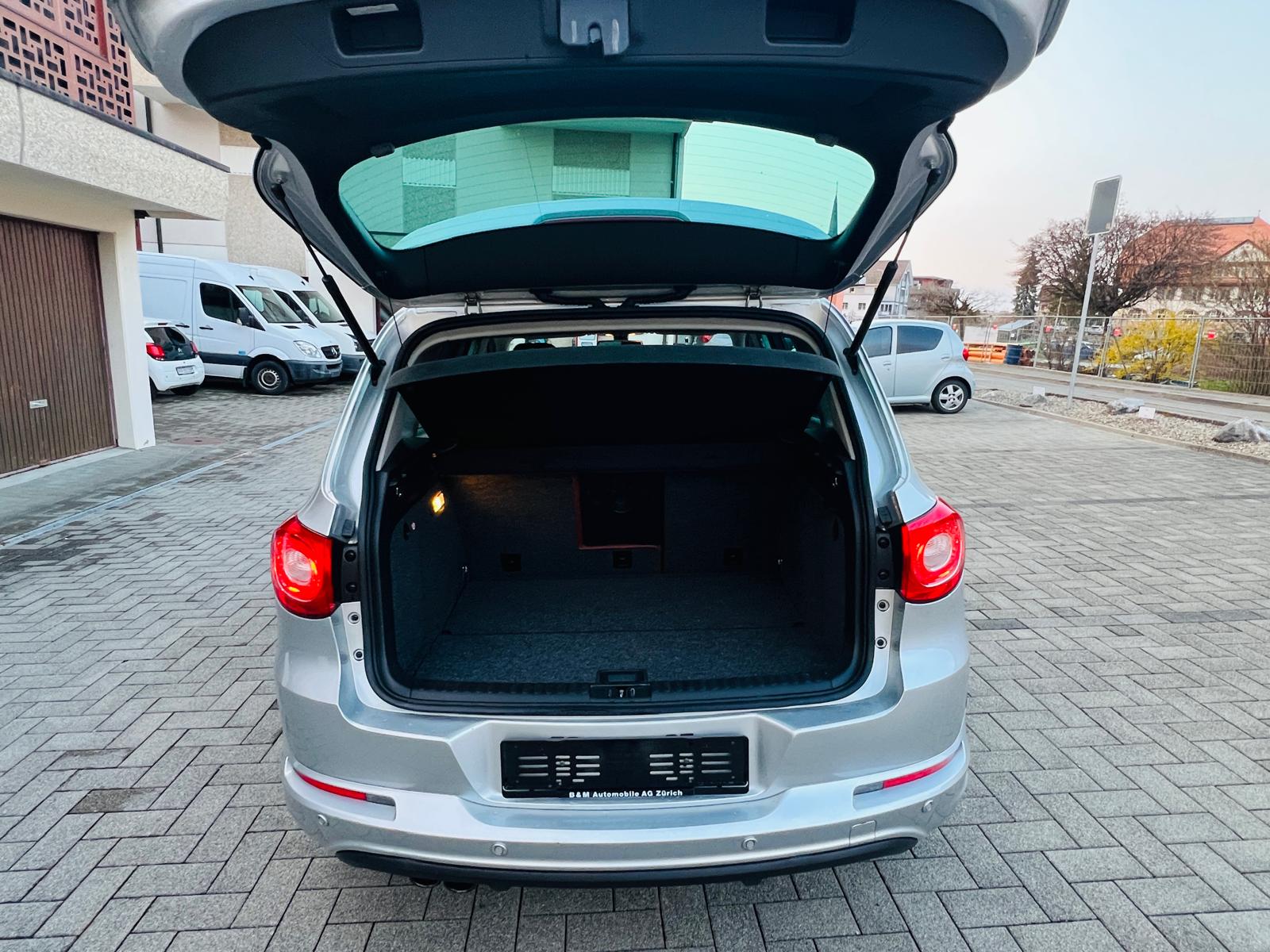 VW Tiguan 2.0 TSI R-Line-image-9