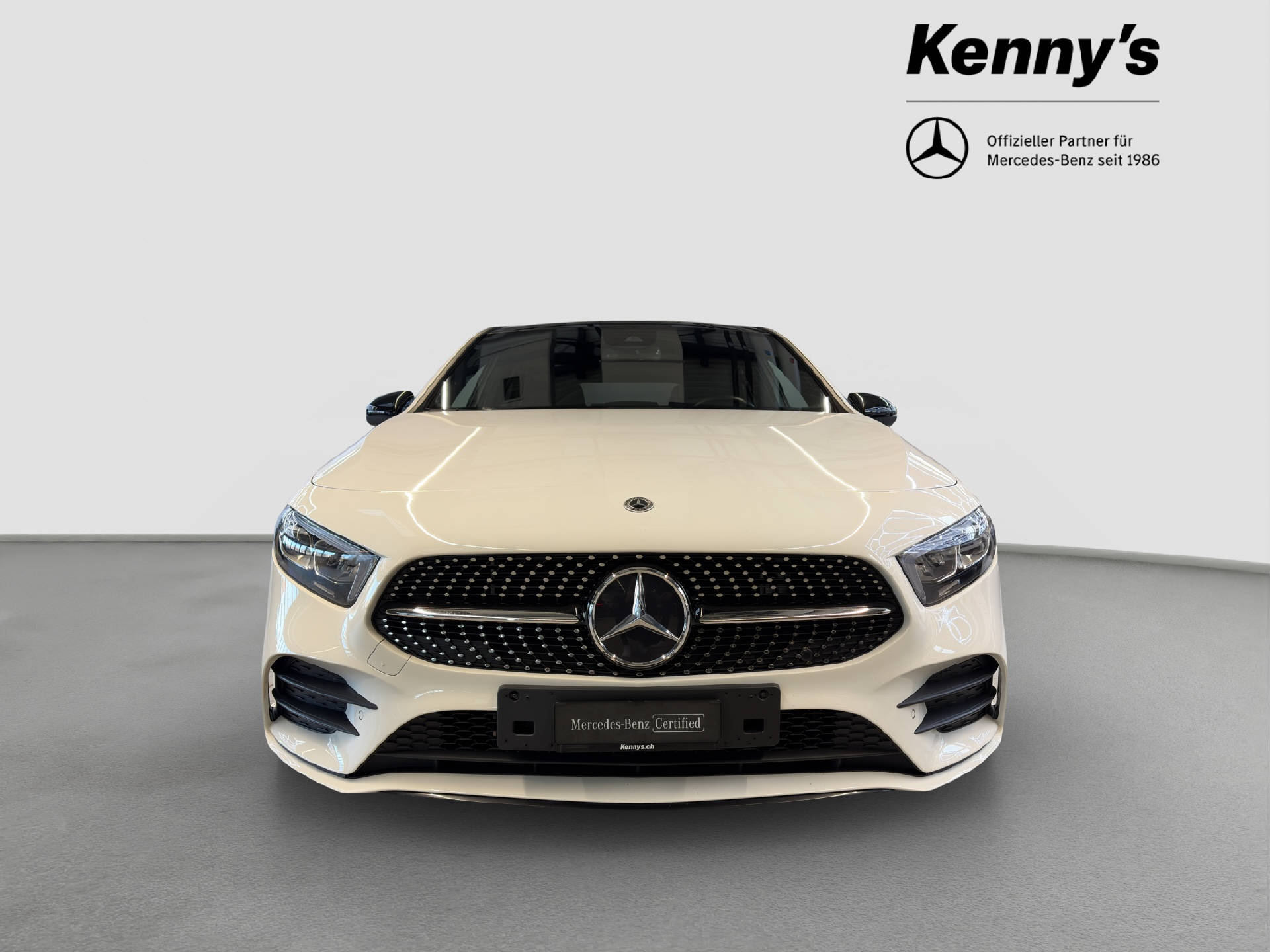 MERCEDES-BENZ A 250 e AMG Line-image-1