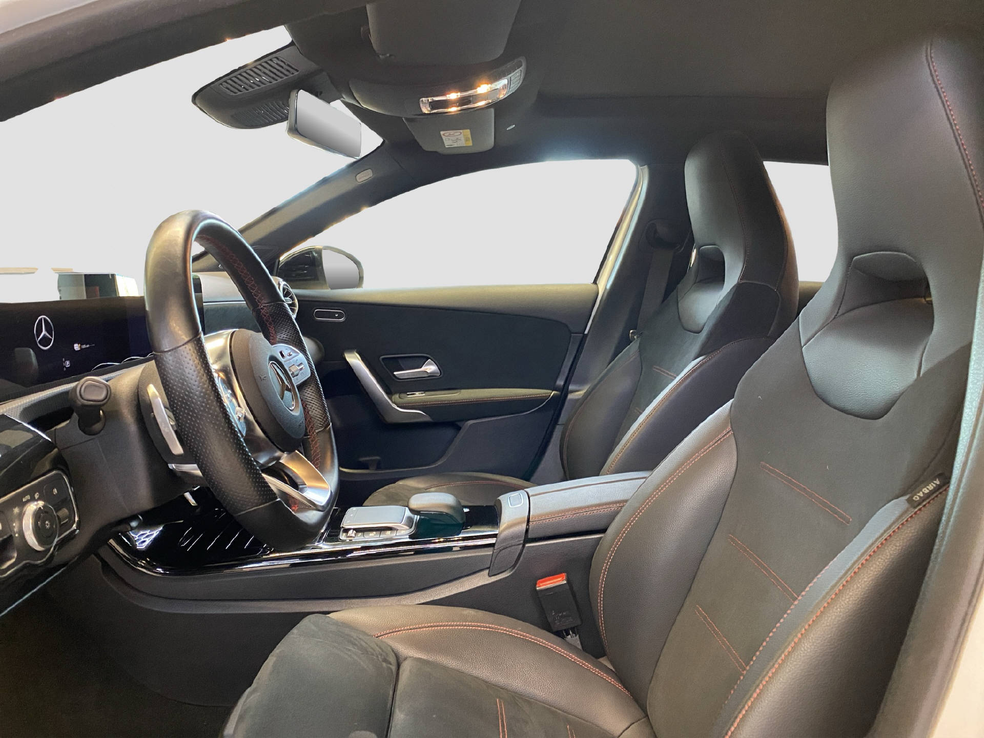 MERCEDES-BENZ A 250 e AMG Line-image-5