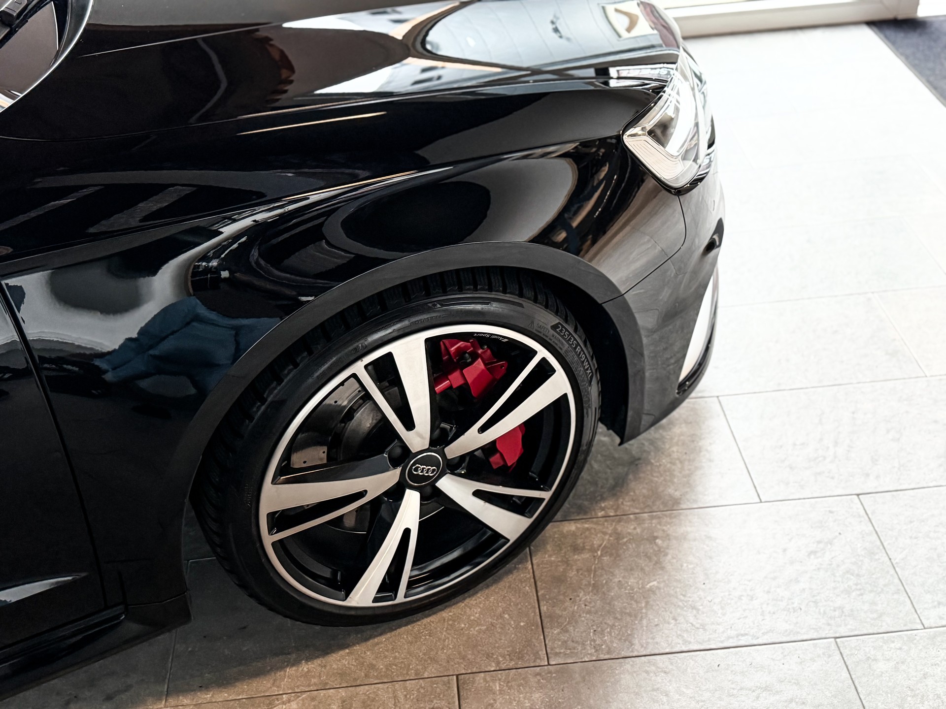 AUDI RS3 Sportback 2.5 TSI quattro S-tronic-image-2