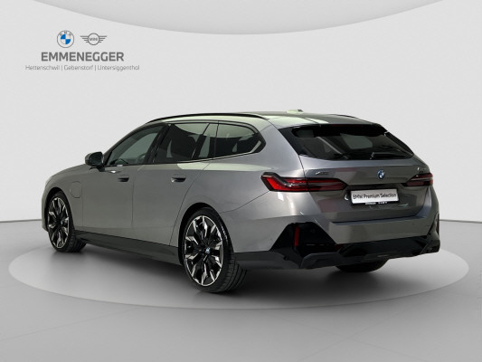 BMW 550e xDr M Sport Pro Tour-showroom-element-2