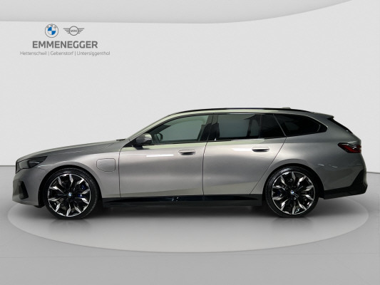 BMW 550e xDr M Sport Pro Tour-showroom-element-1