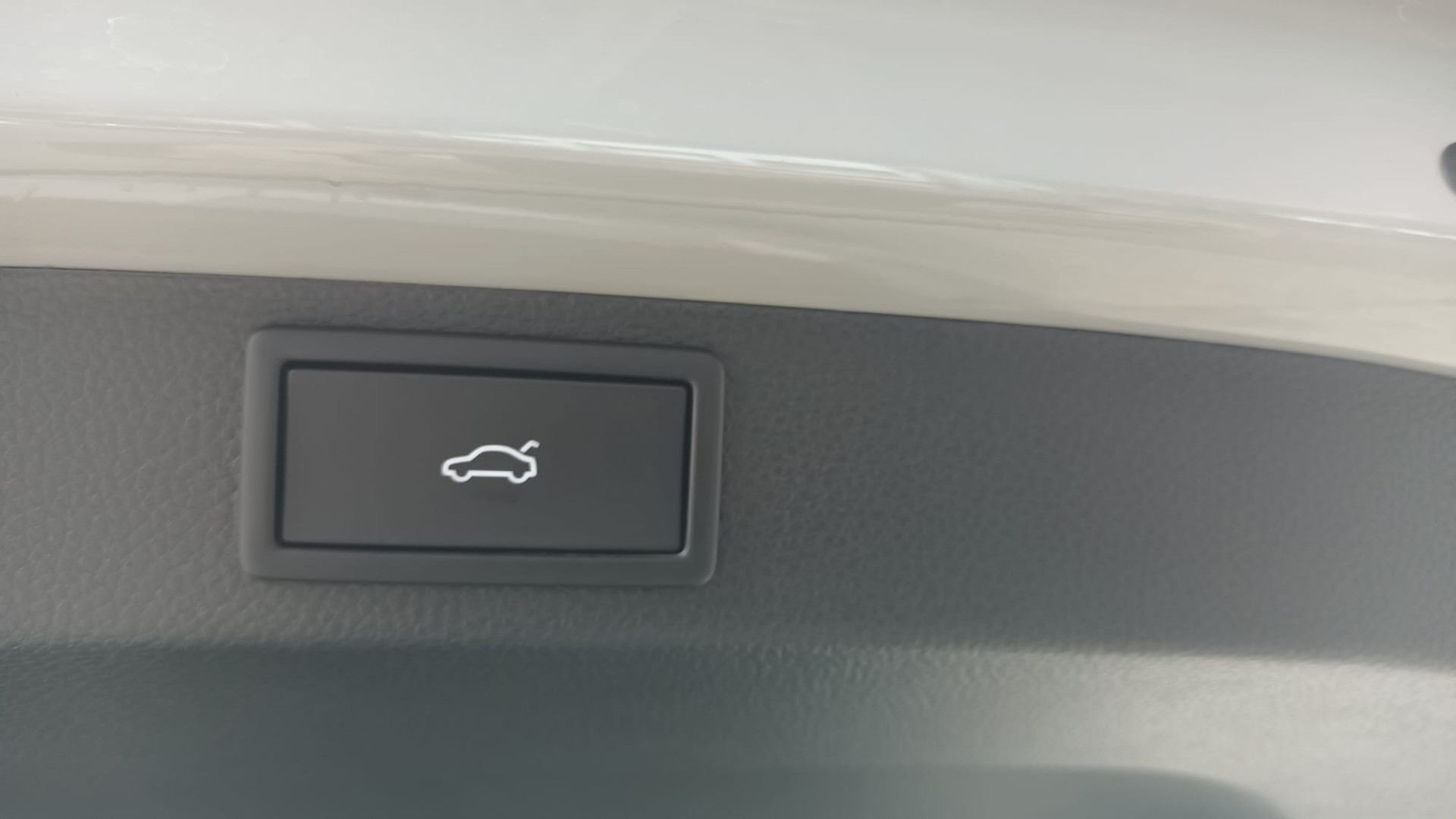 SKODA Karoq 2.0 TSI SportLine 4x4 DSG-image-16