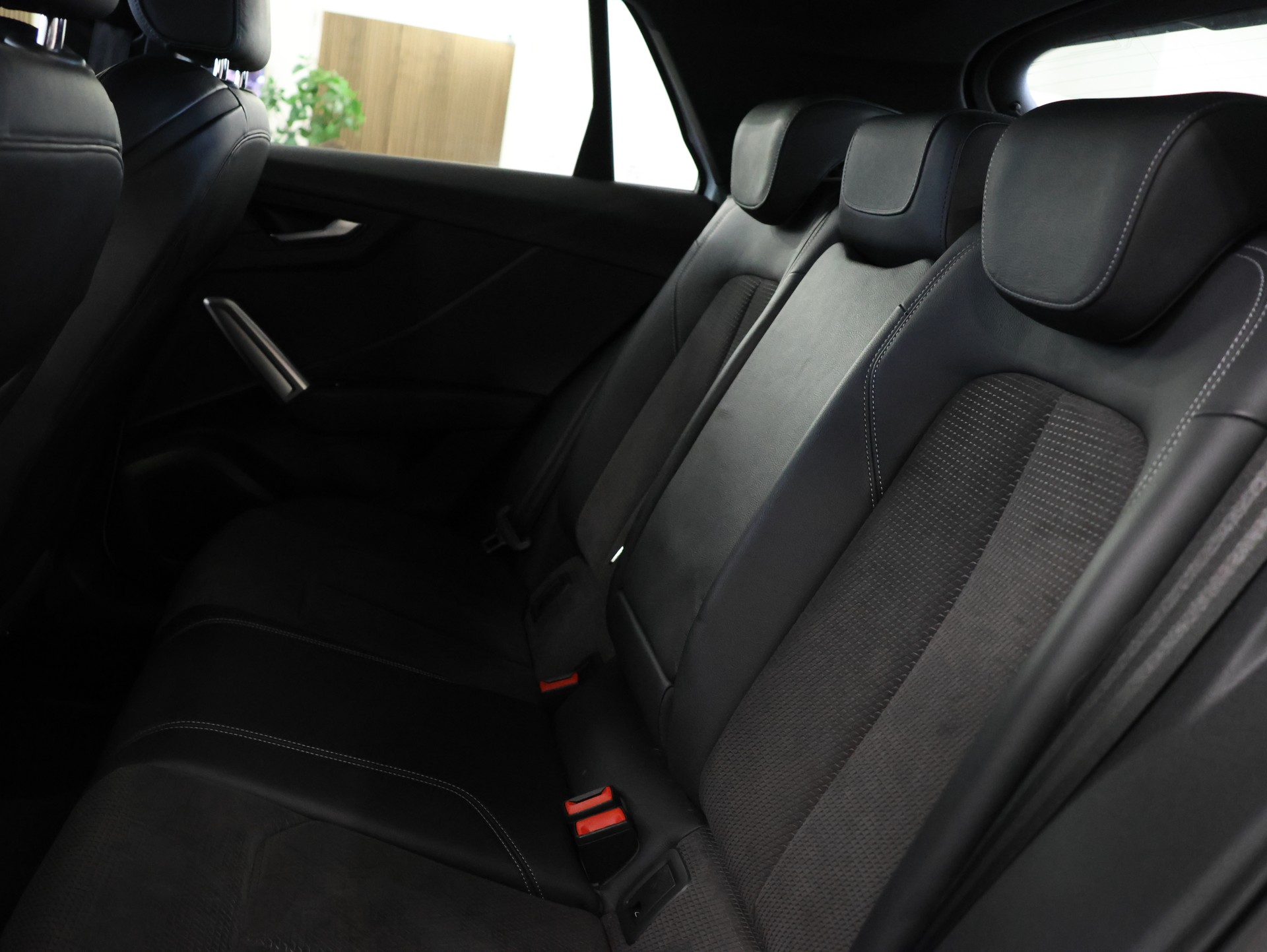 AUDI Q2 2.0 TDI sport quattro *S-Line*-image-30