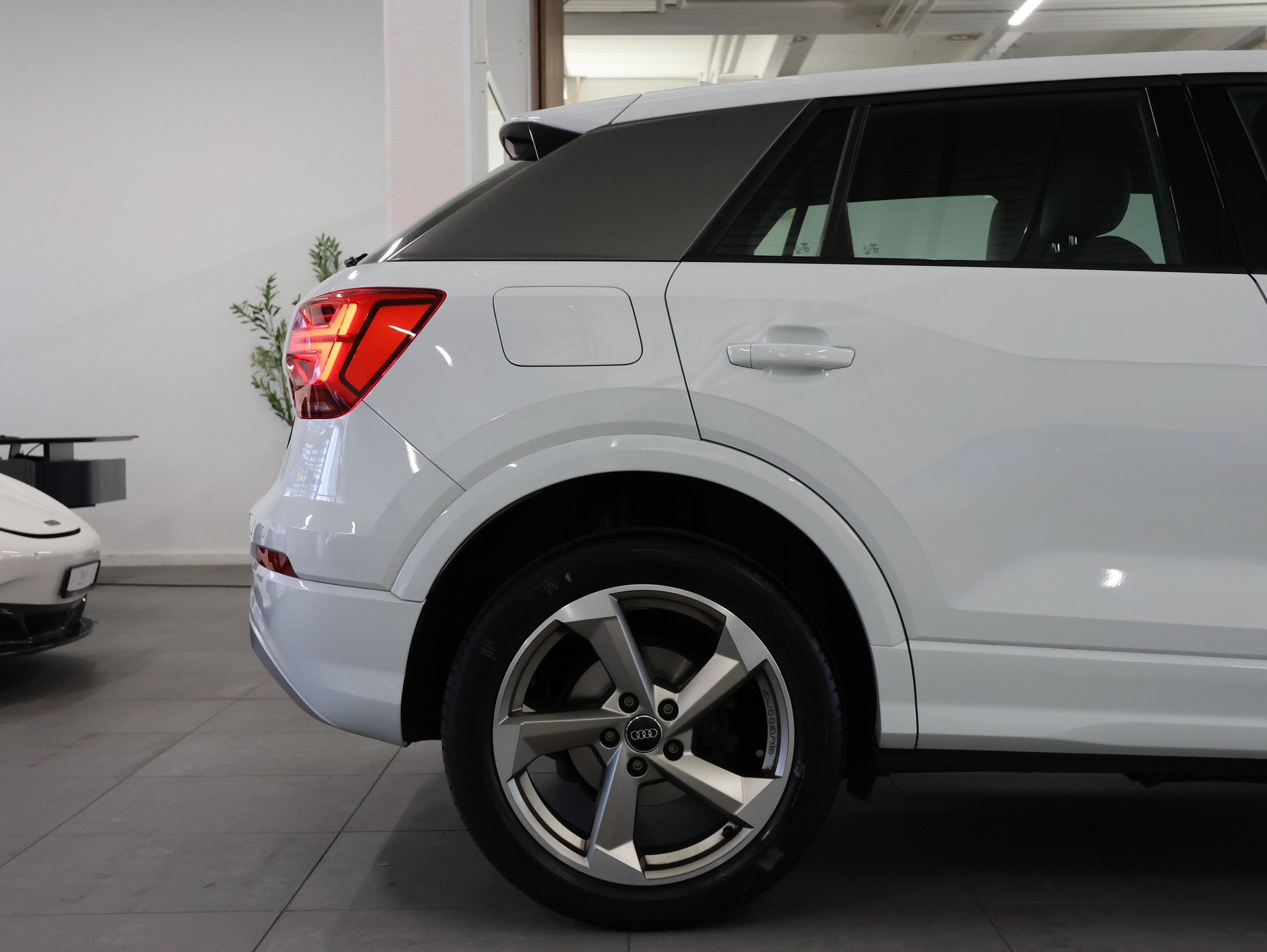 AUDI Q2 2.0 TDI sport quattro *S-Line*-image-11
