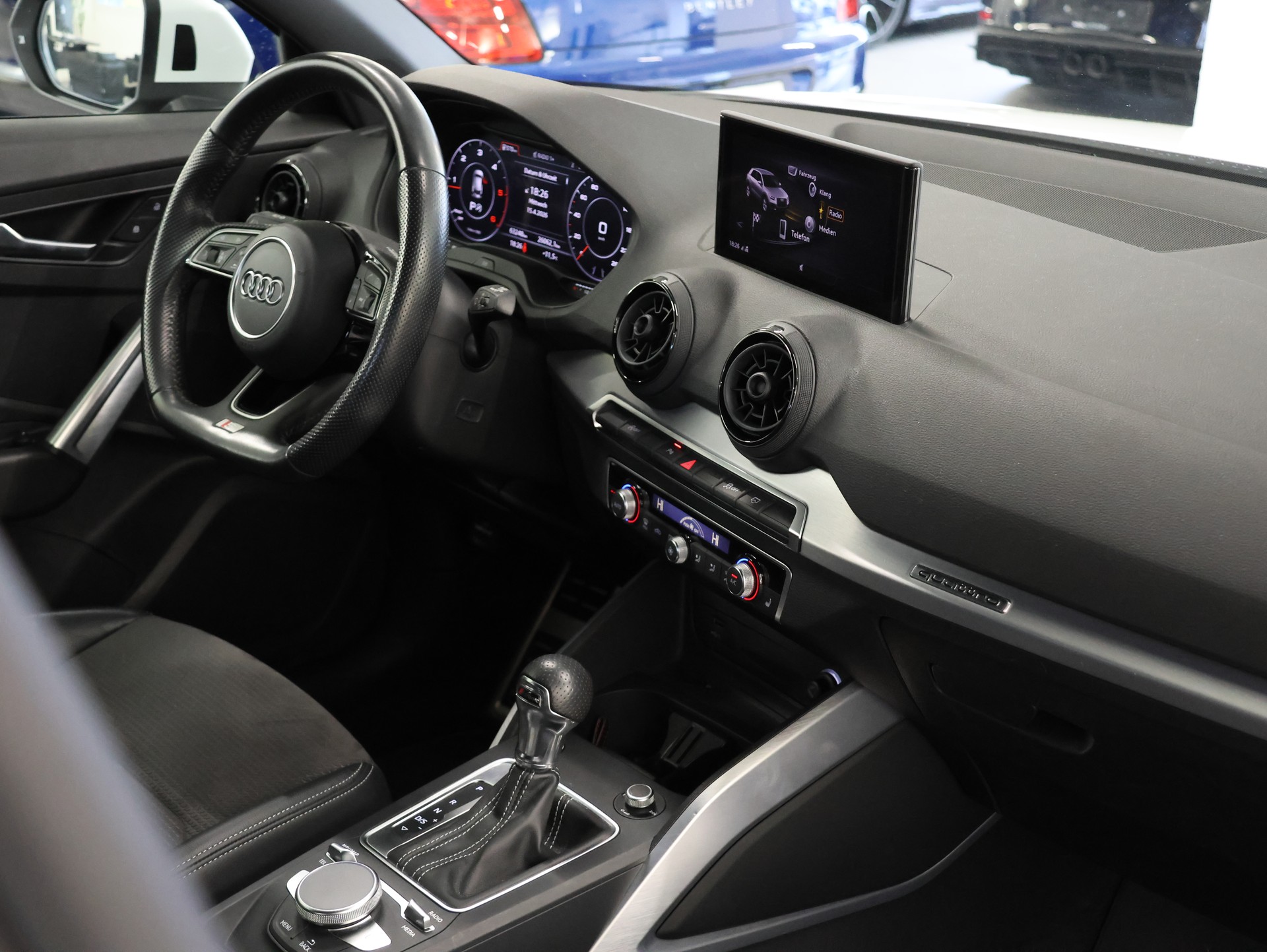 AUDI Q2 2.0 TDI sport quattro *S-Line*-image-18