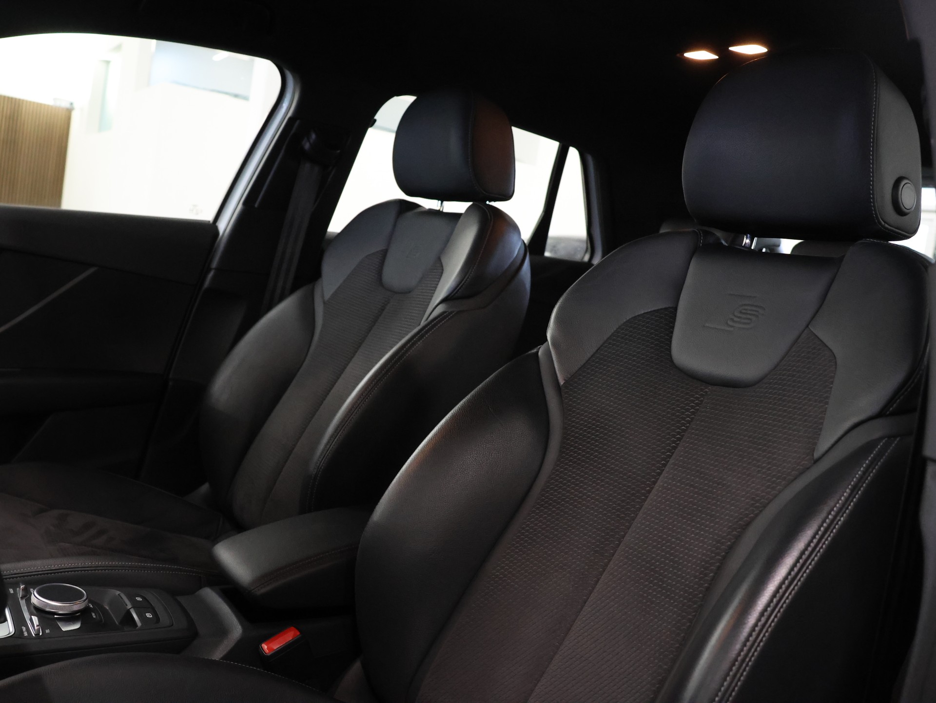 AUDI Q2 2.0 TDI sport quattro *S-Line*-image-17
