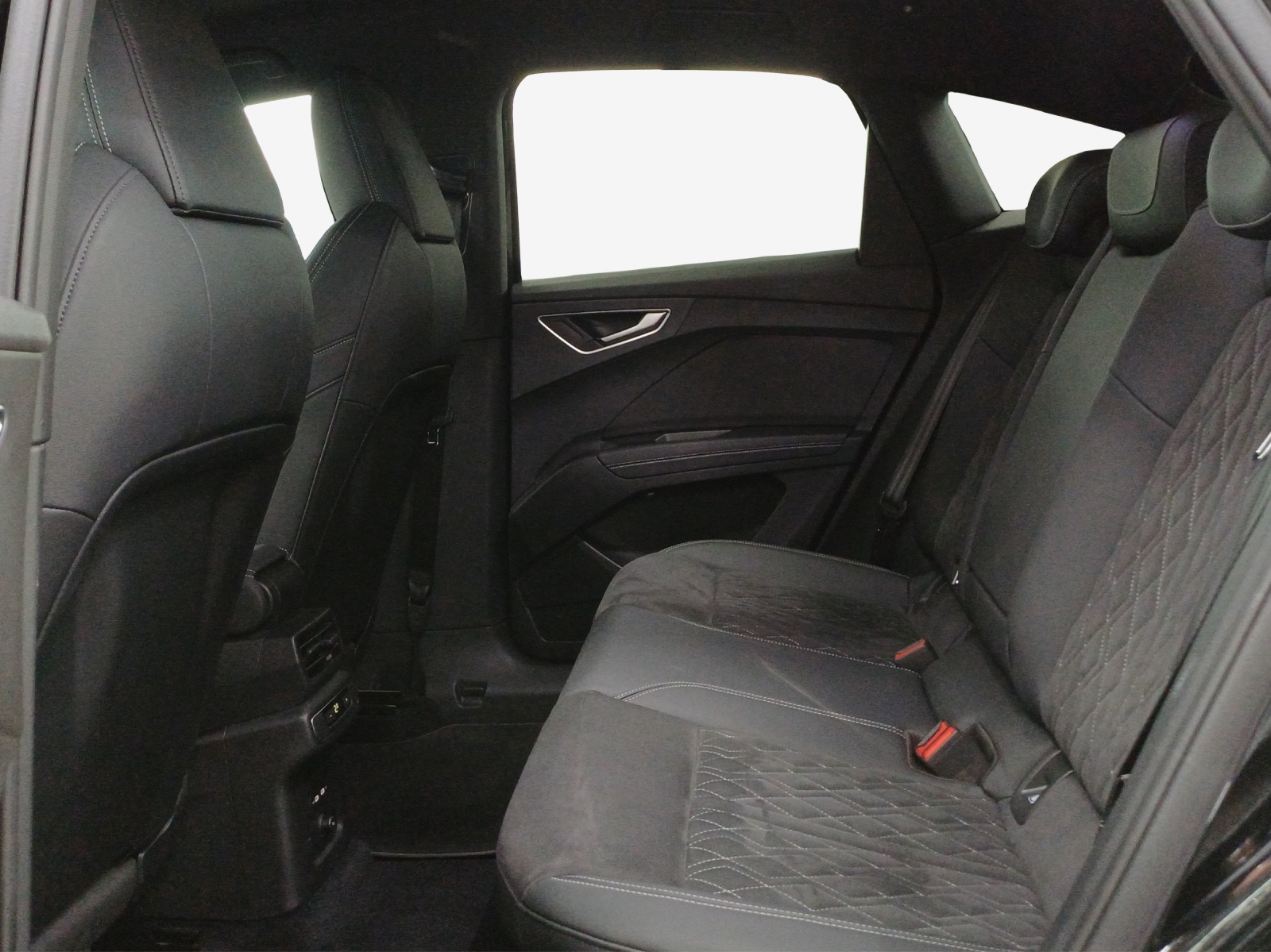 AUDI Q4 Sportback e-tron 40-image-12