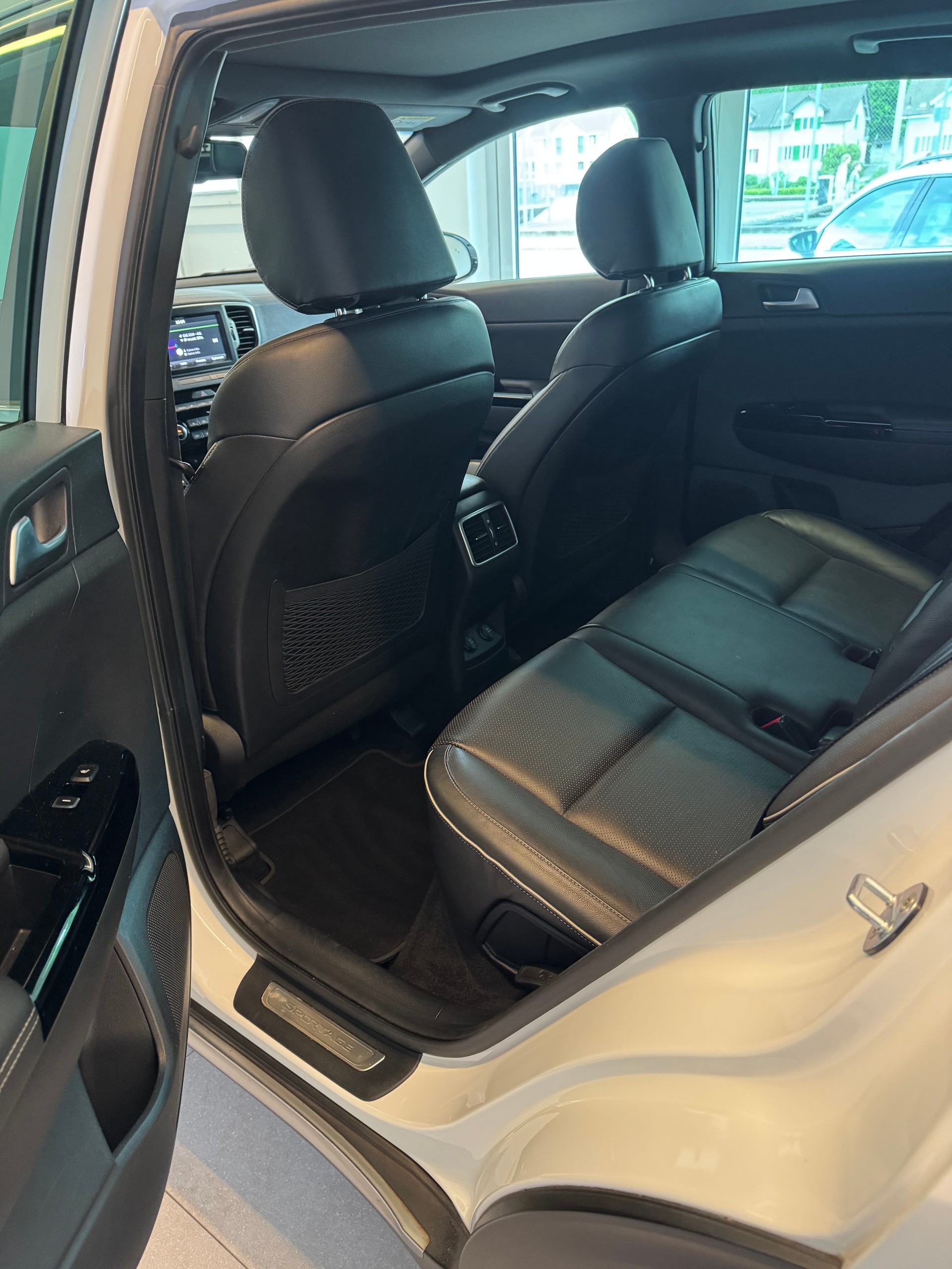 KIA Sportage 1.6 T-GDi Style GT Line 4WD Automat*CH-Fahrzeug*-image-11