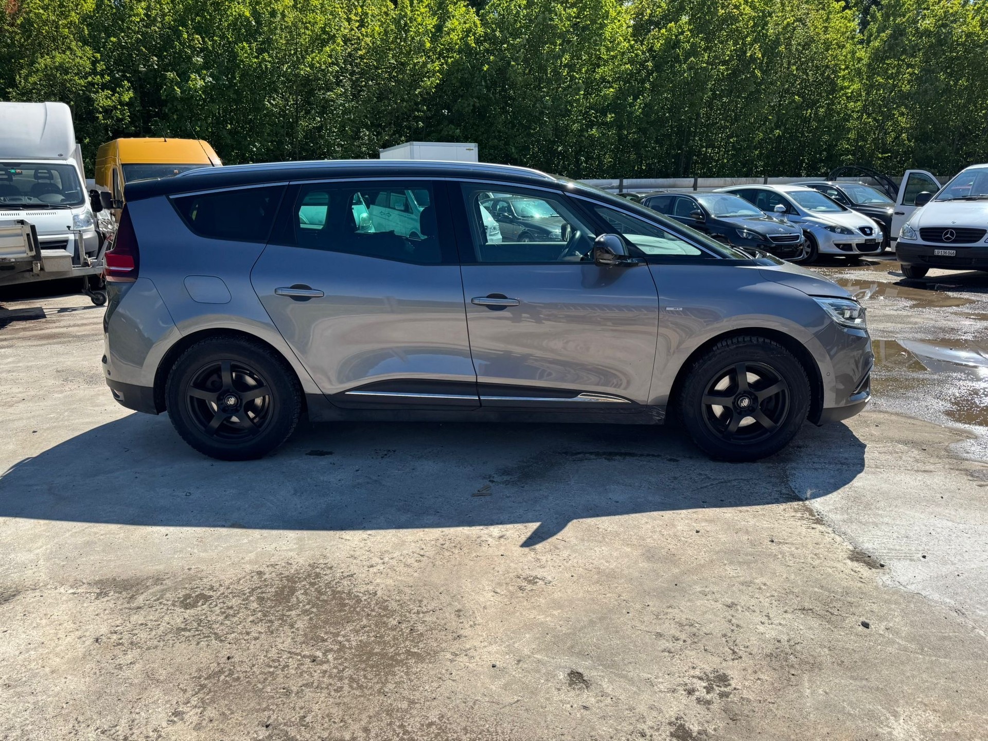 RENAULT Grand Scénic 1.6 dCi Bose EDC-image-4