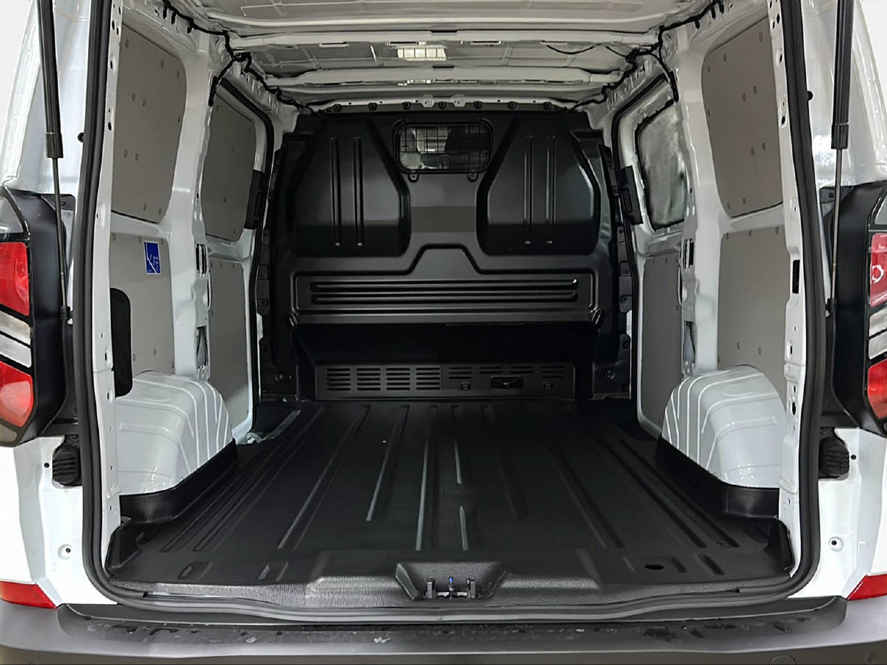 FORD Transit Custom Van 320 L1 2.0 EcoBlue 136 Trend-image-5