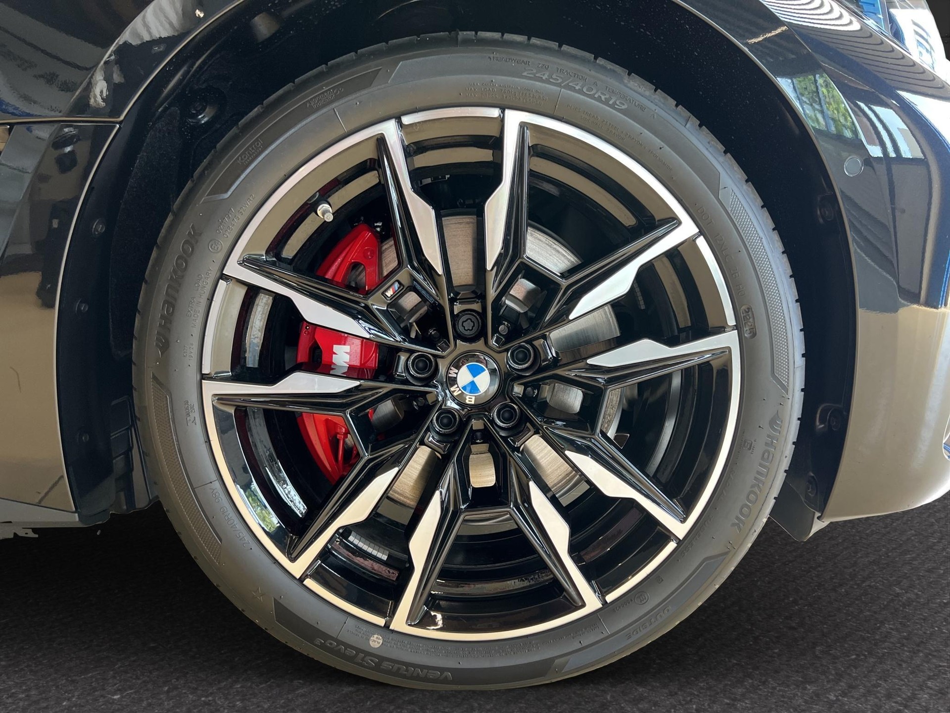 BMW i4 M60-image-14