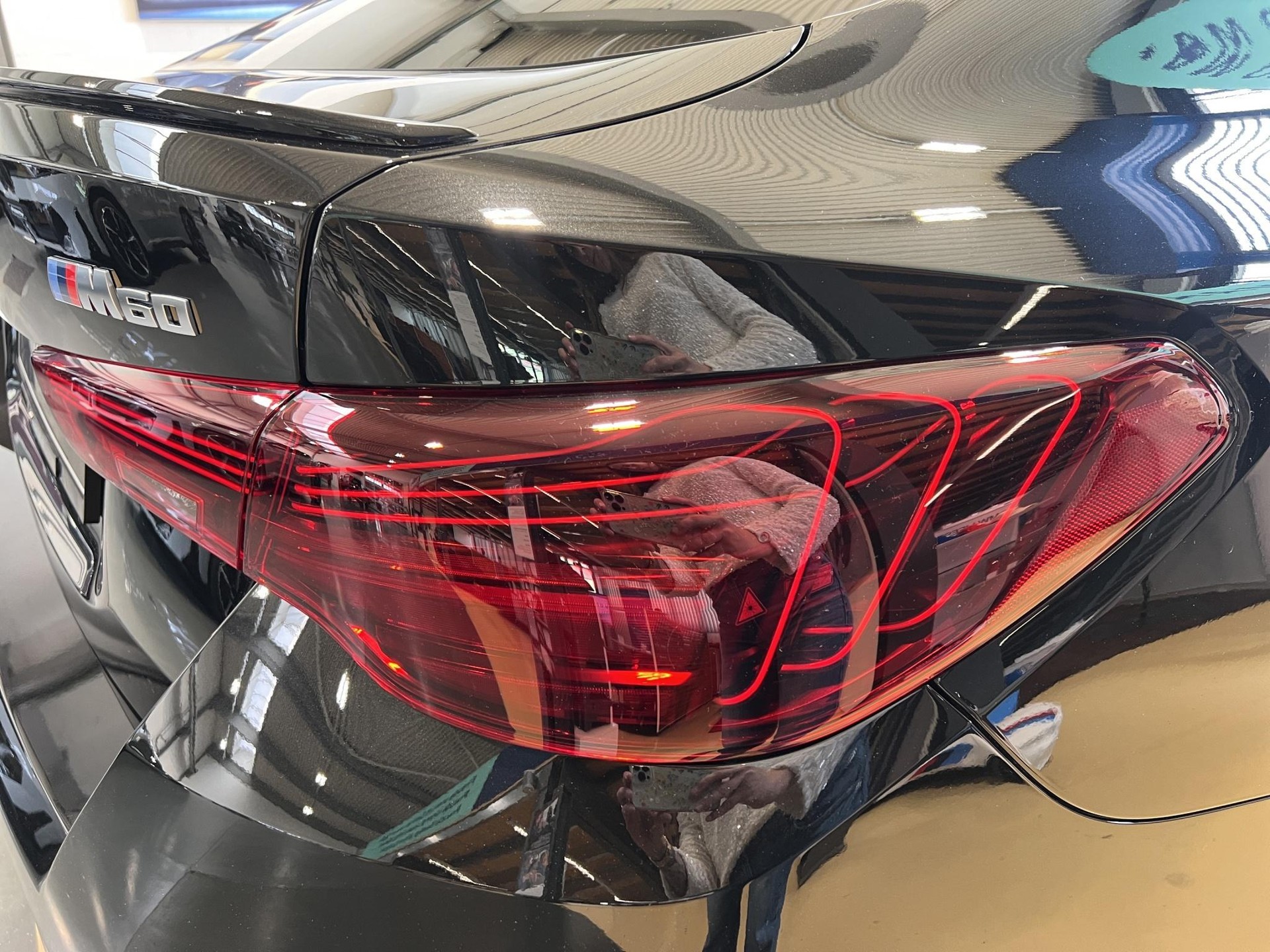 BMW i4 M60-image-6