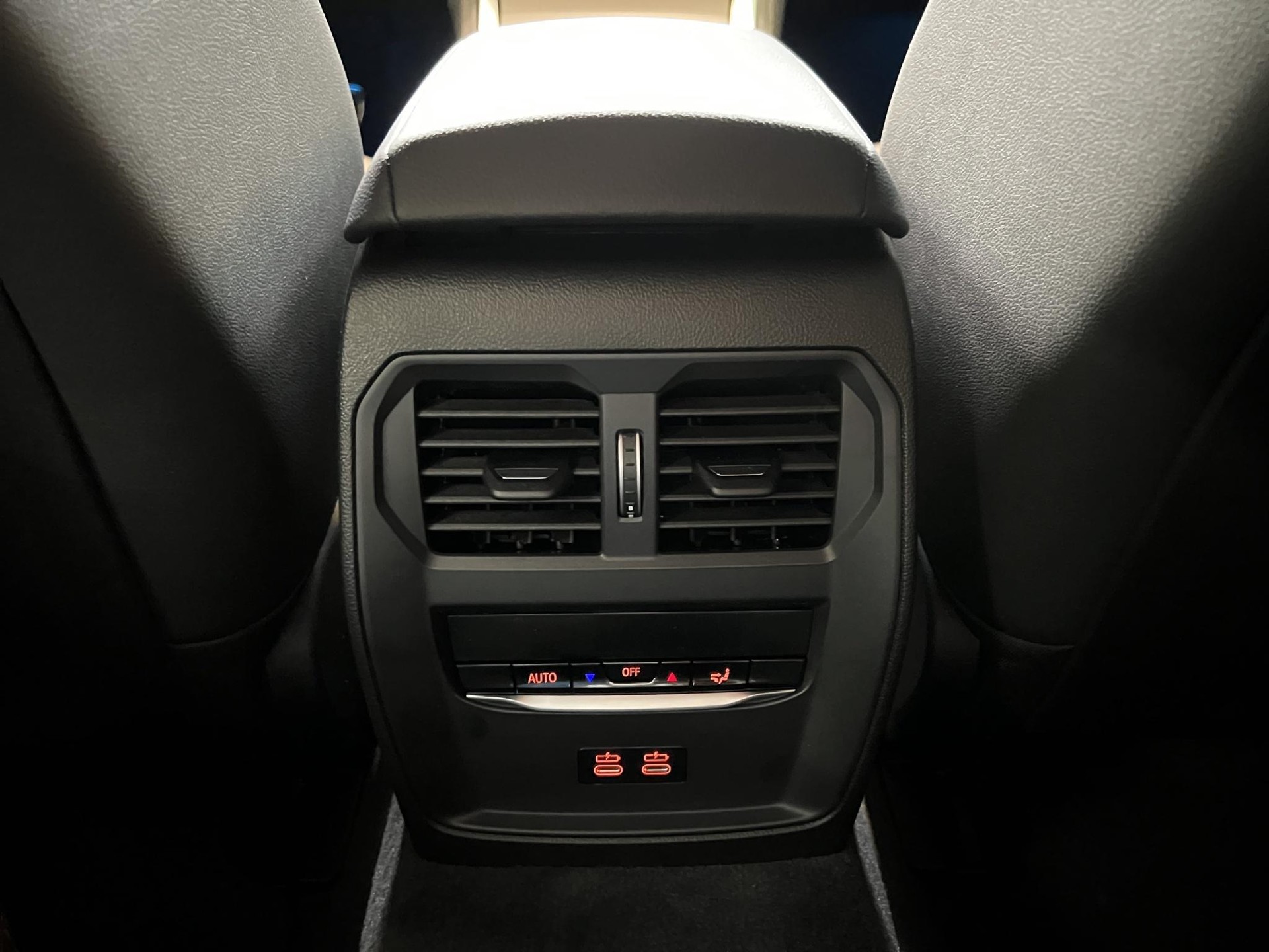 BMW i4 M60-image-10