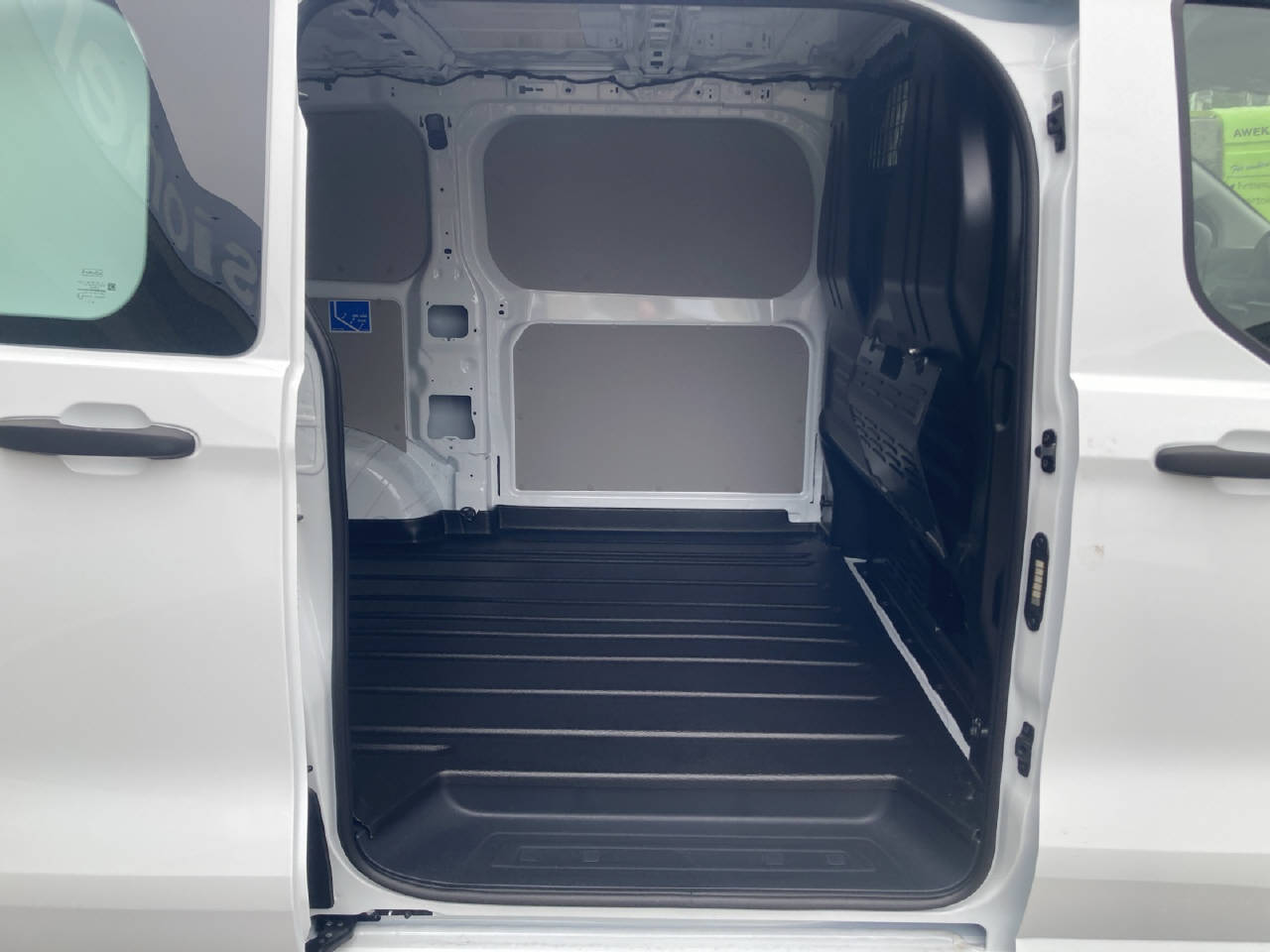 FORD Transit Custom Van 320 L1 2.0 EcoBlue 136 PS Trend-image-4