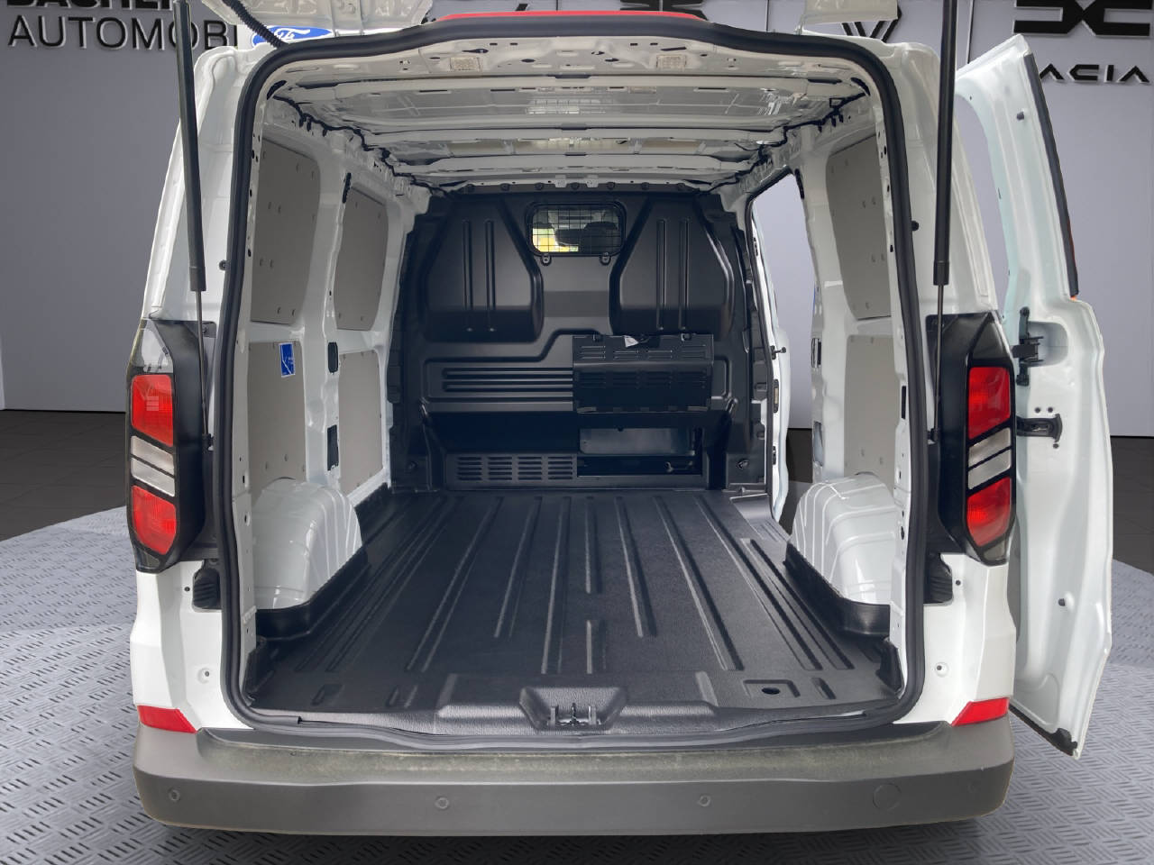 FORD Transit Custom Van 320 L1 2.0 EcoBlue 136 PS Trend-image-5