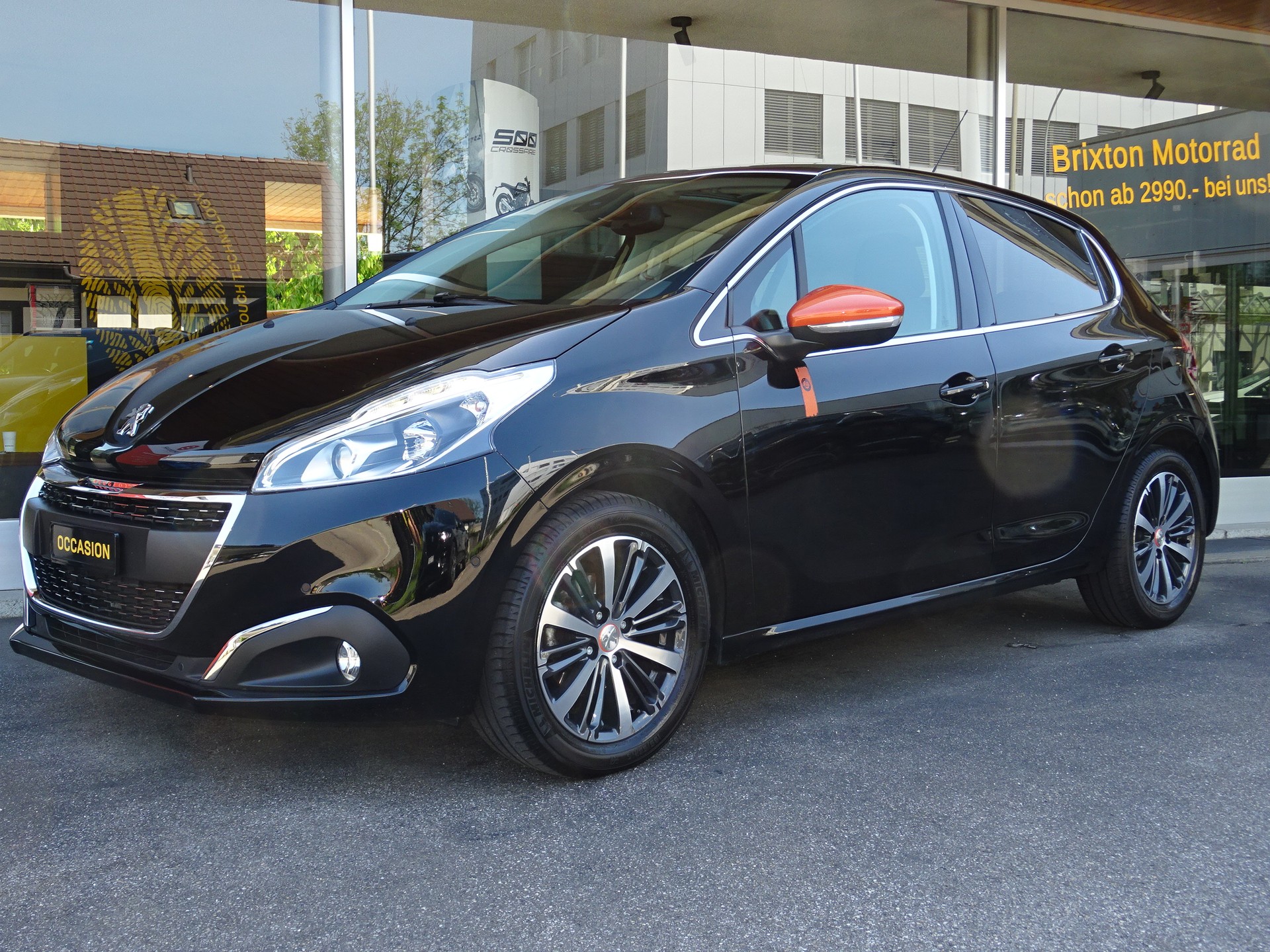 PEUGEOT 208 1.2 PureTech Roland Garros EAT6-image-1