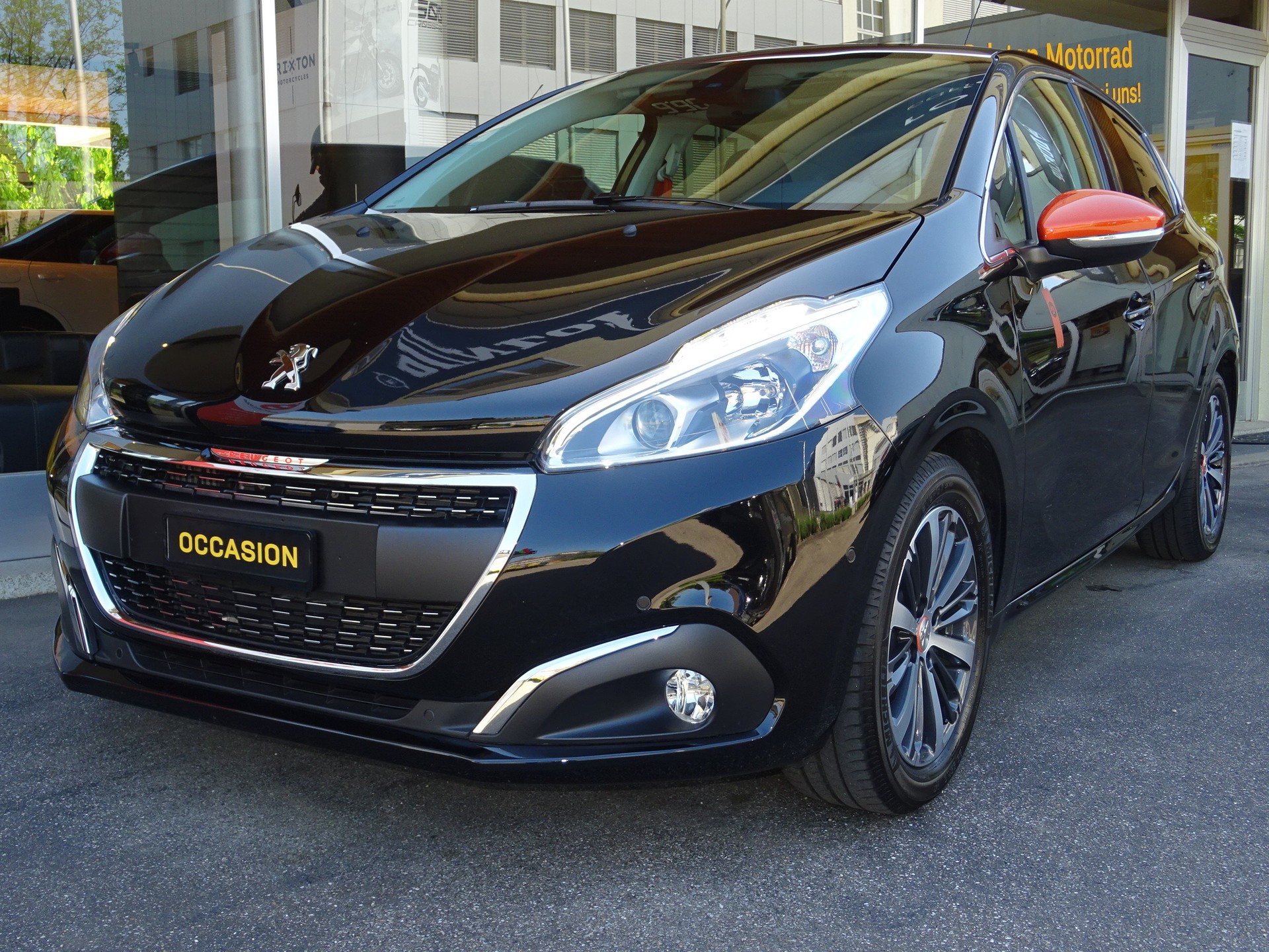 PEUGEOT 208 1.2 PureTech Roland Garros EAT6-image-0